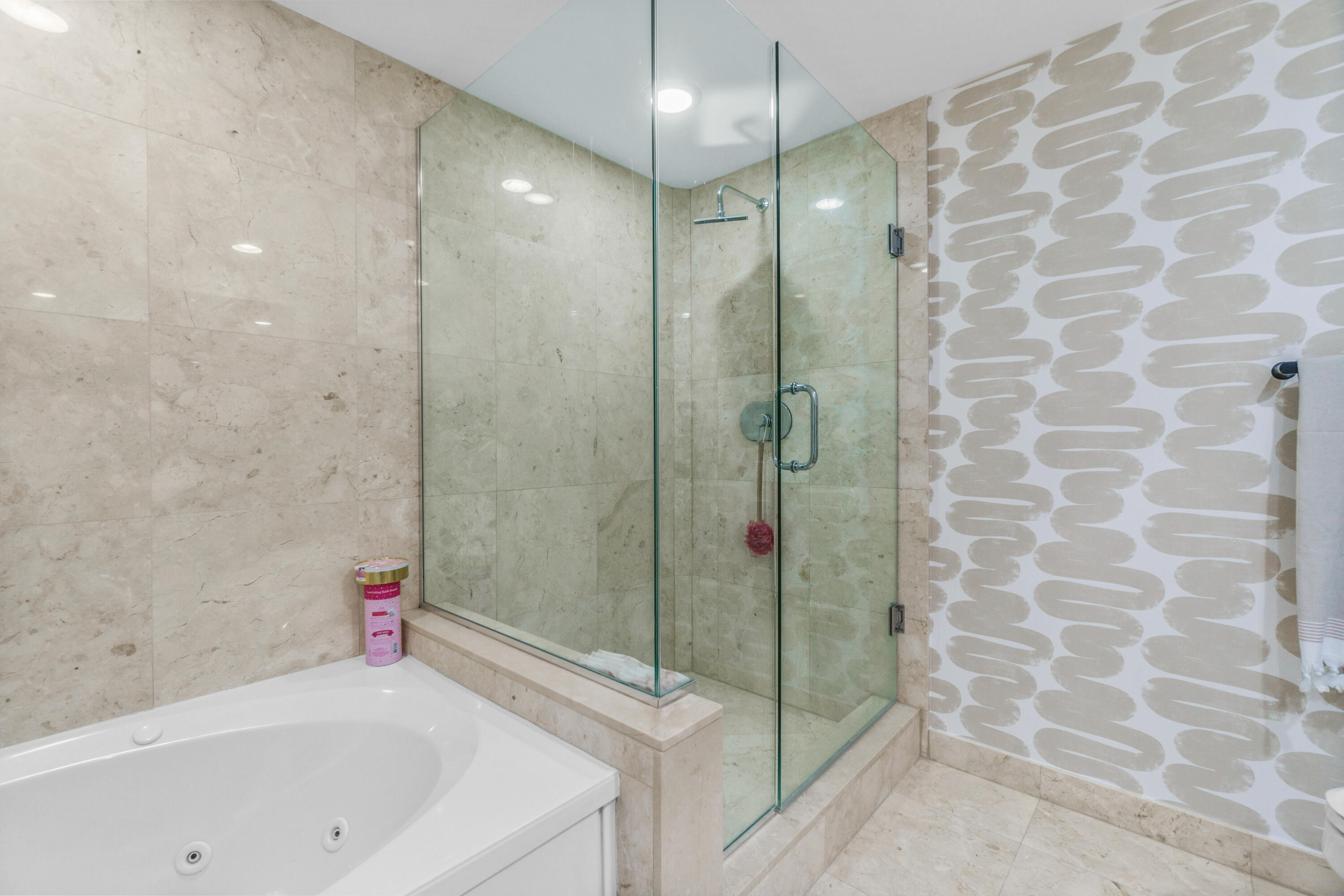 550 Okeechobee #422, West Palm Beach FL 33401