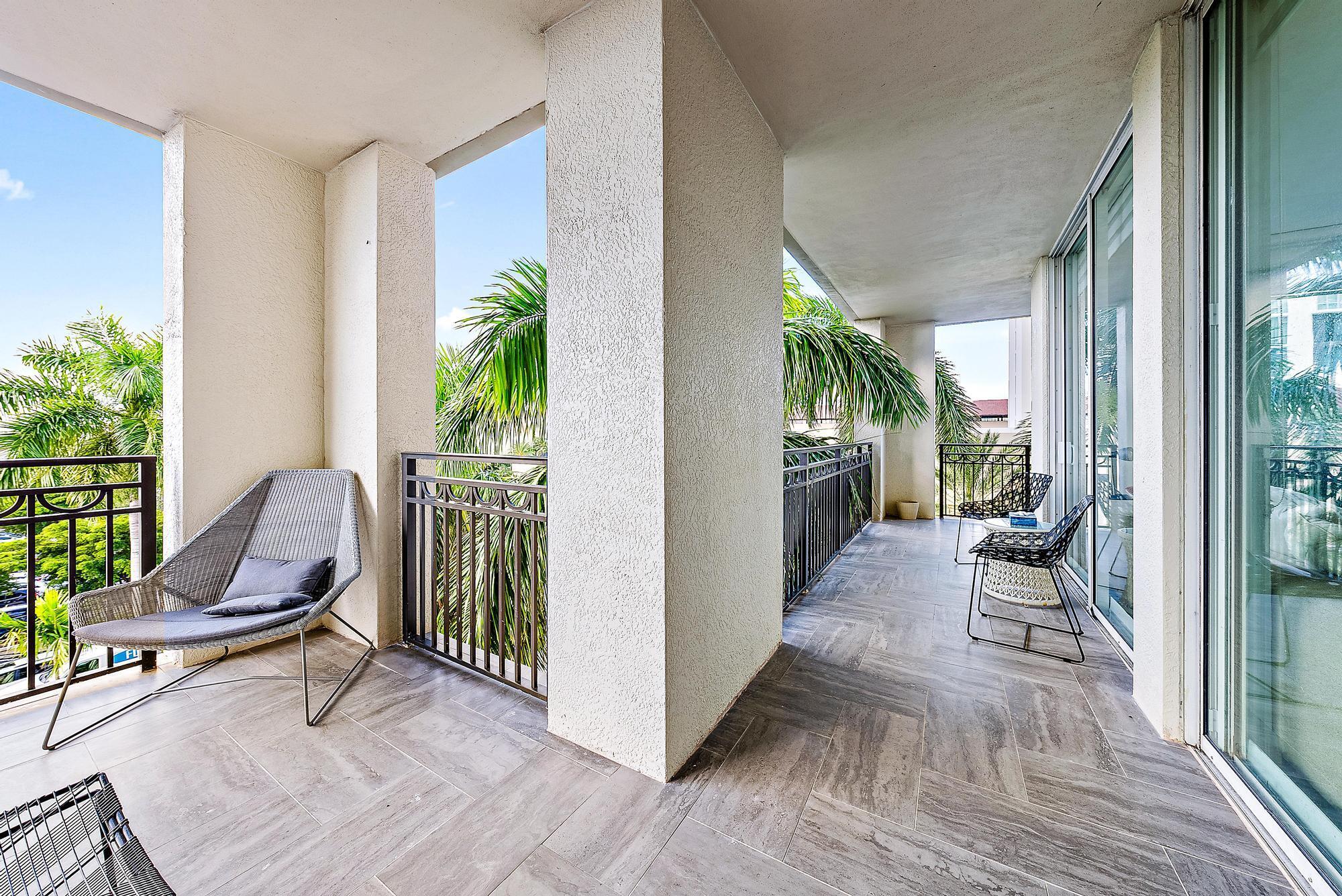 550 Okeechobee #422, West Palm Beach FL 33401