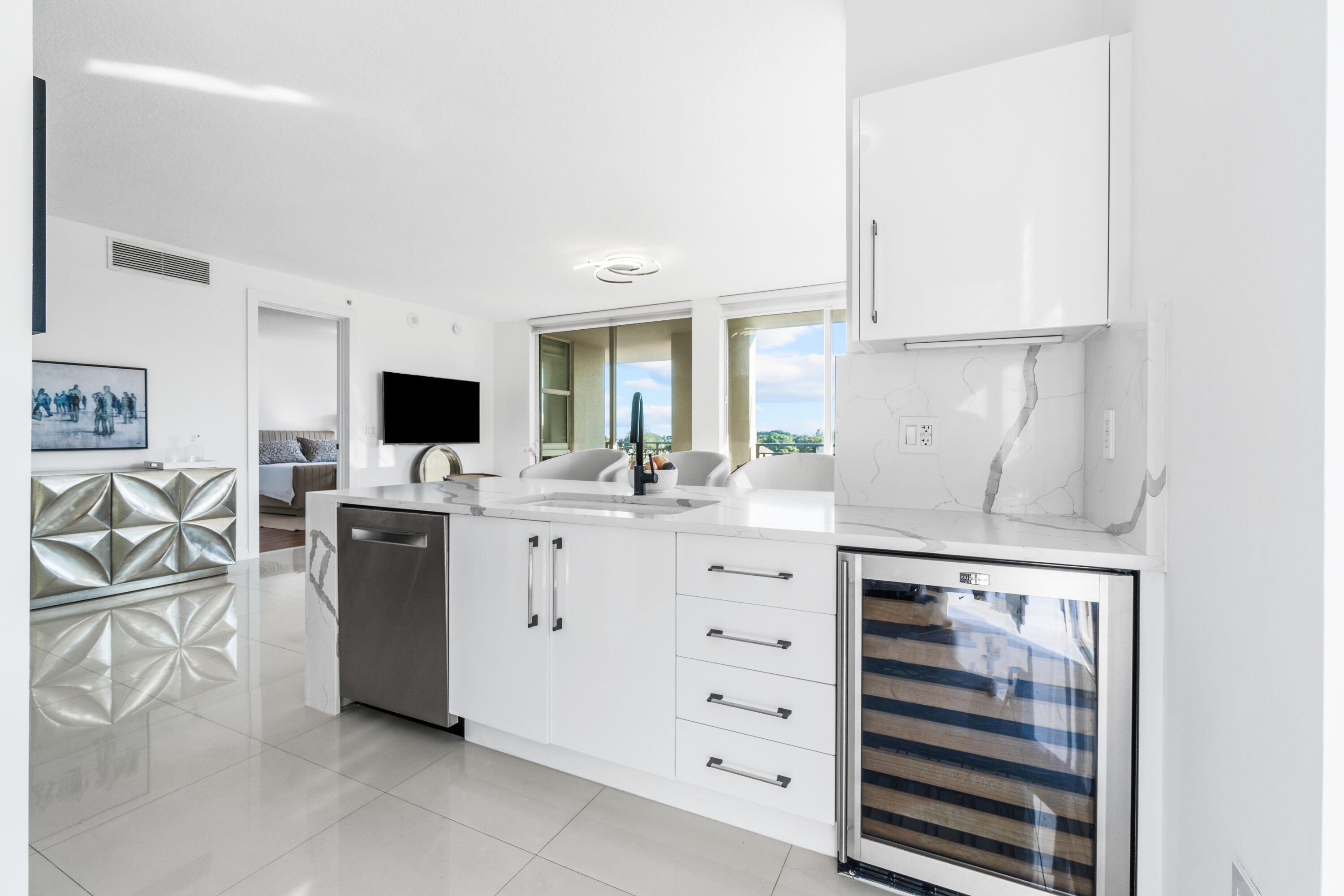 550 Okeechobee #422, West Palm Beach FL 33401