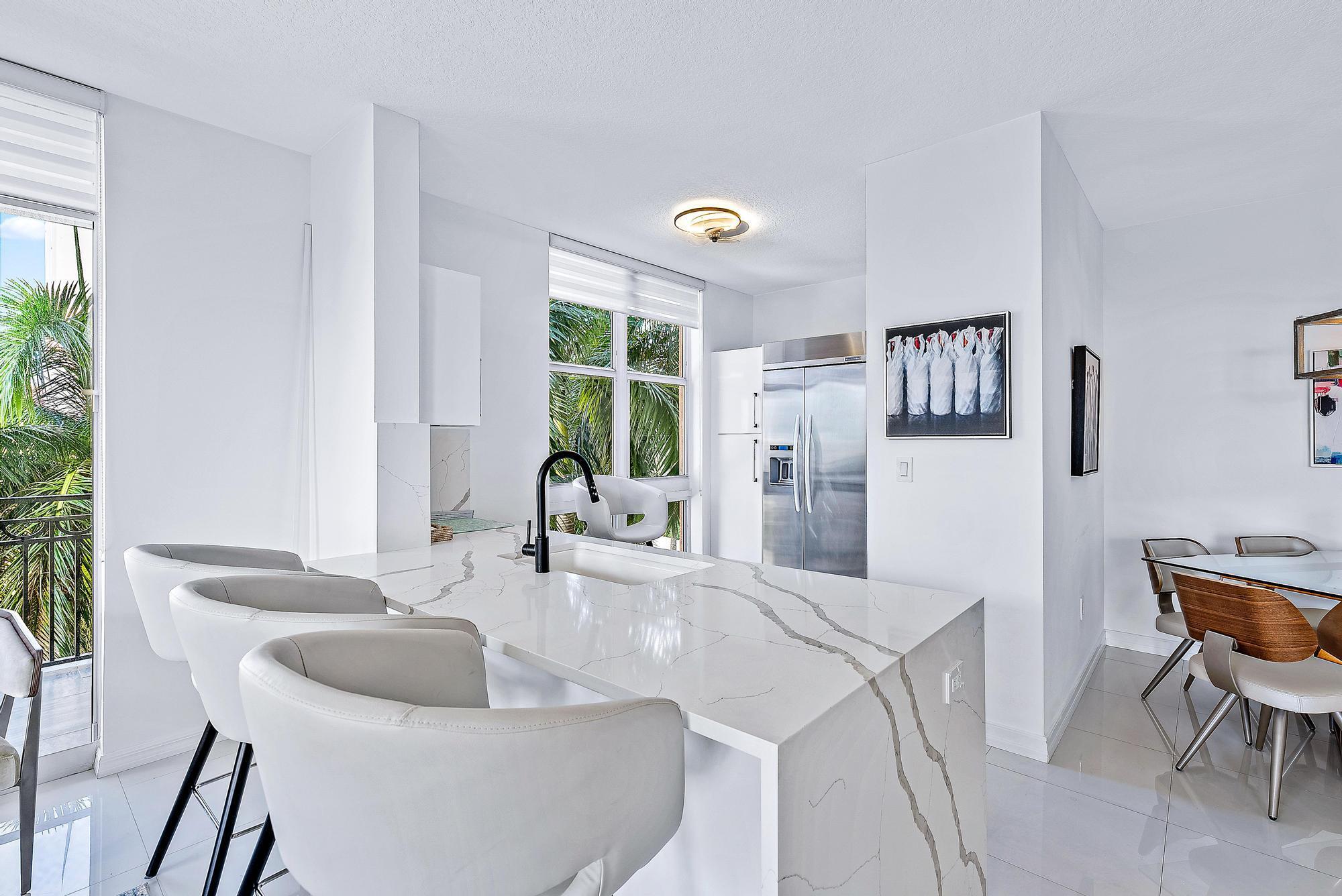 550 Okeechobee #422, West Palm Beach FL 33401