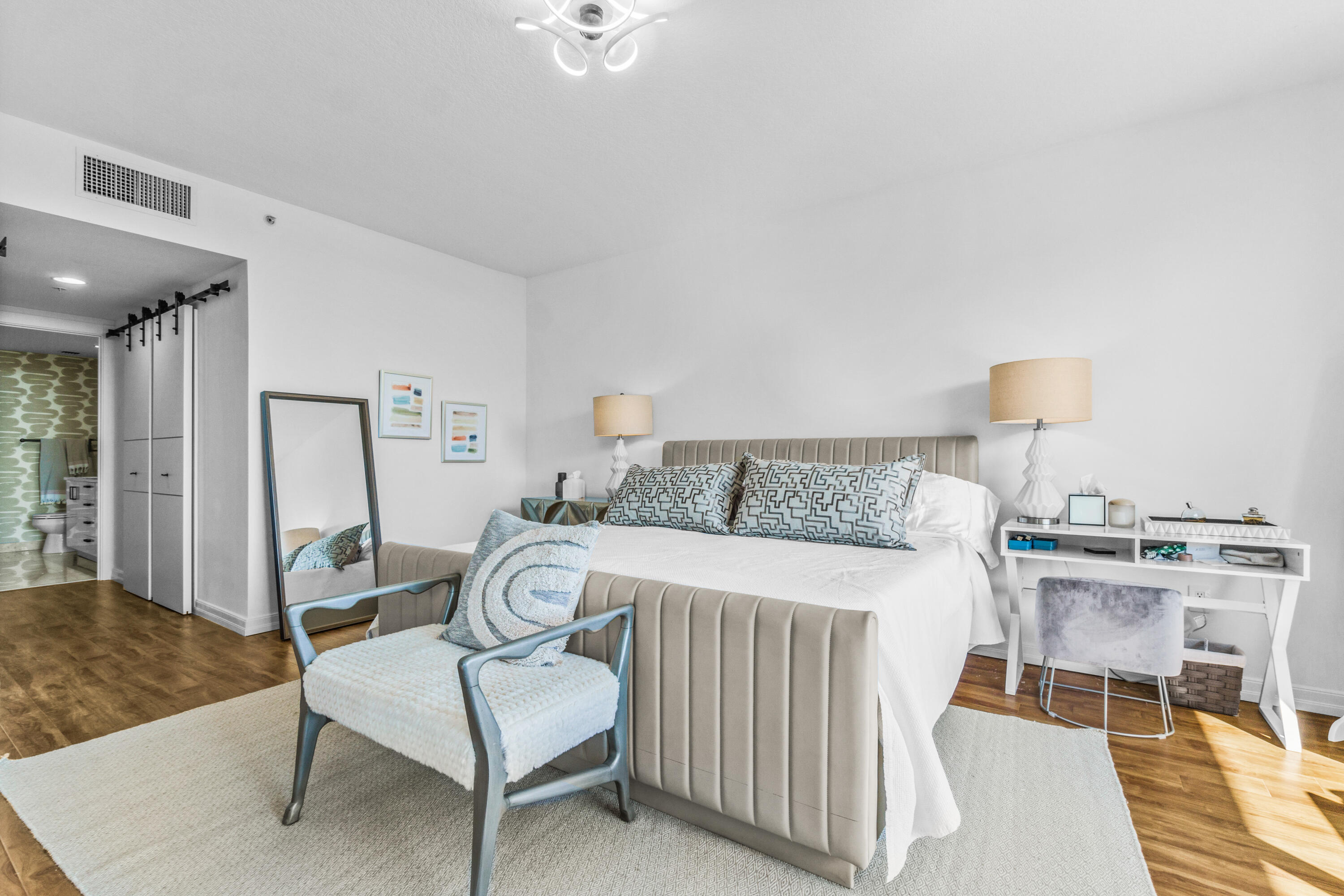 550 Okeechobee #422, West Palm Beach FL 33401