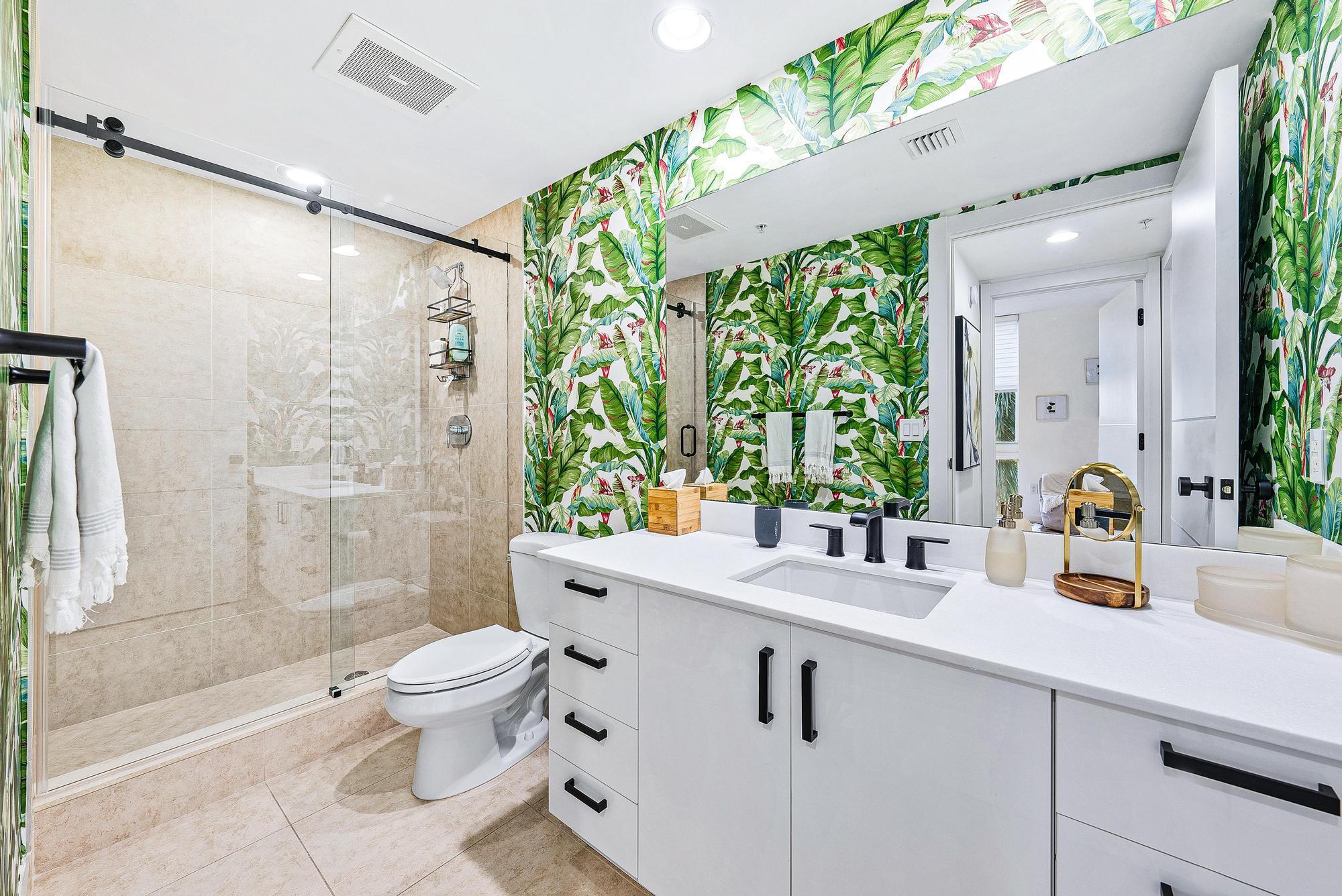 550 Okeechobee #422, West Palm Beach FL 33401