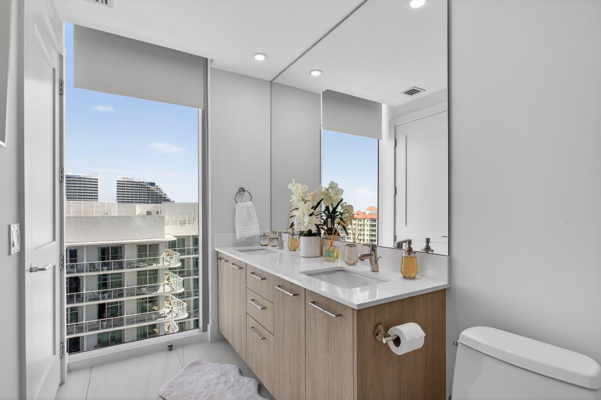 151 N Seabreeze #1004, Fort Lauderdale FL 33304