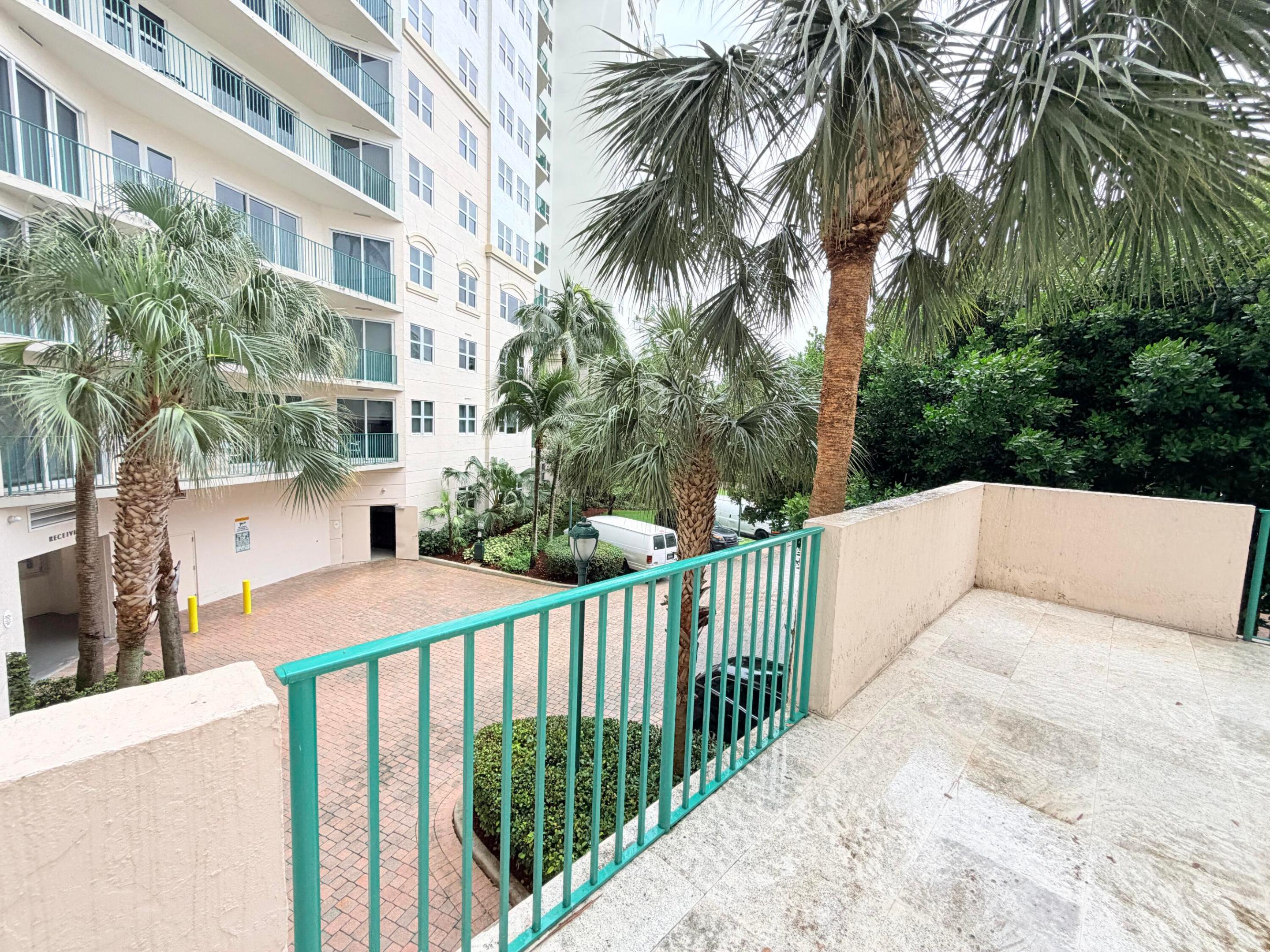 19900 E Country Club #210, Aventura FL 33180