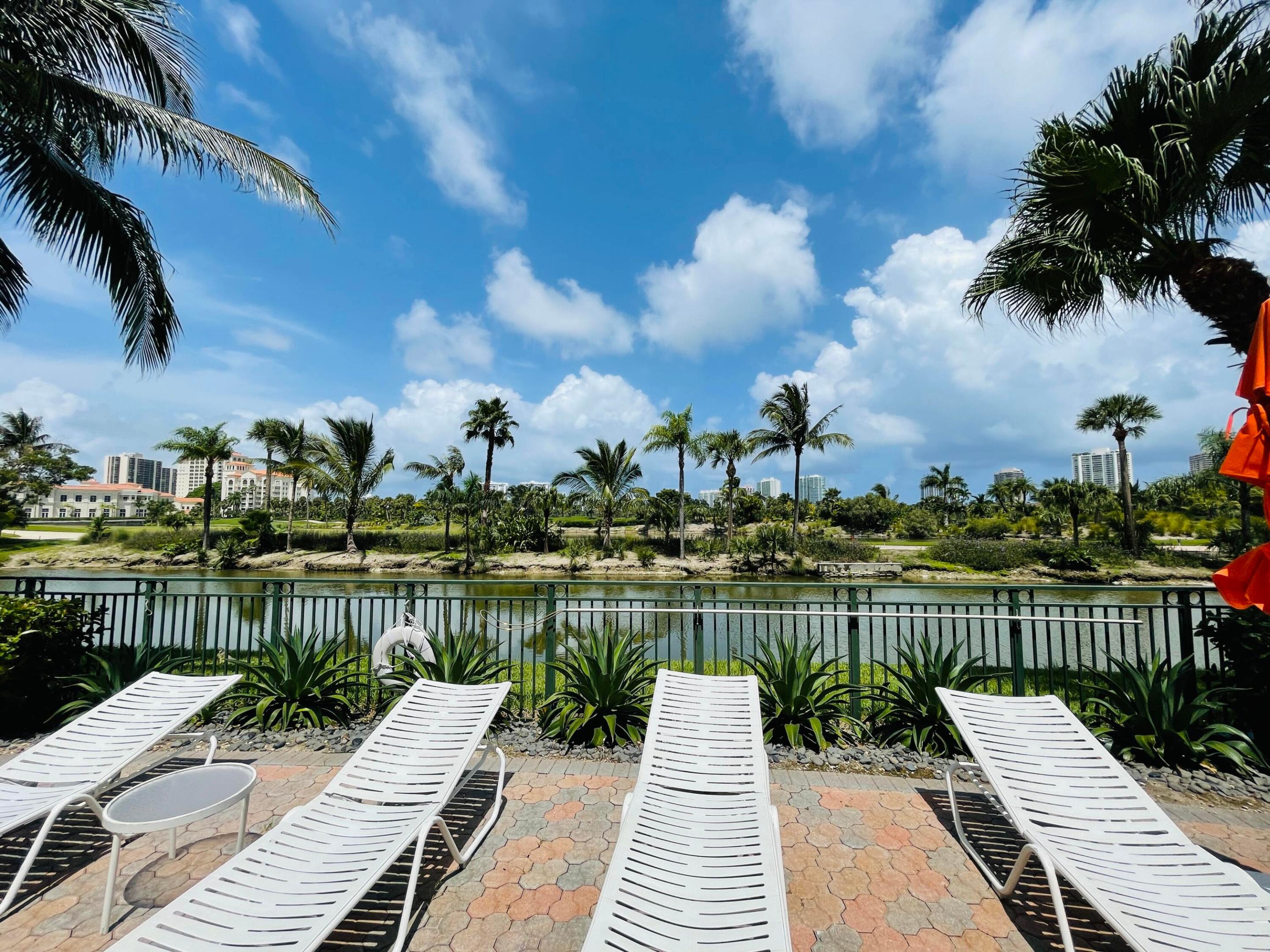 19900 E Country Club #210, Aventura FL 33180