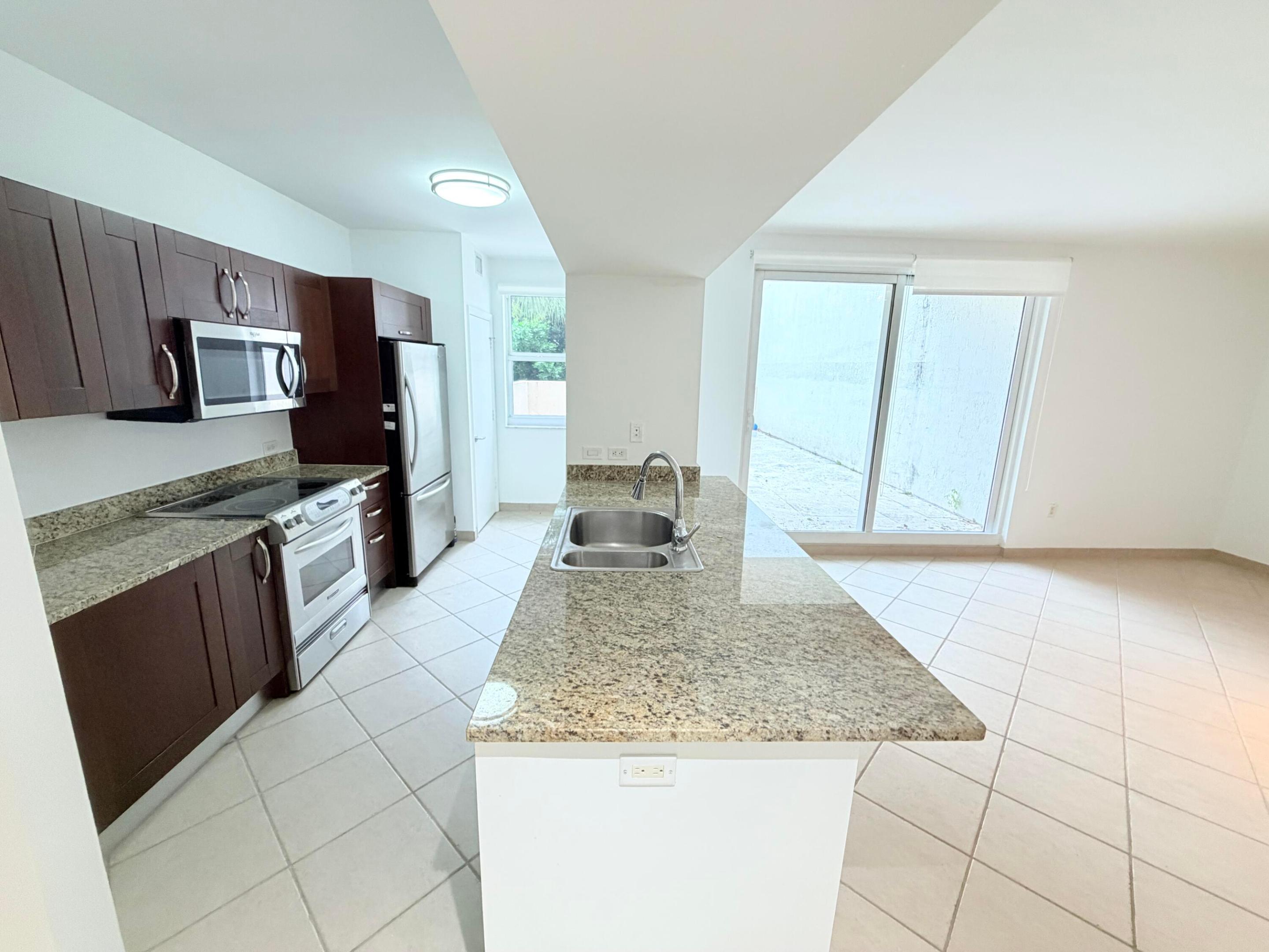 19900 E Country Club #210, Aventura FL 33180