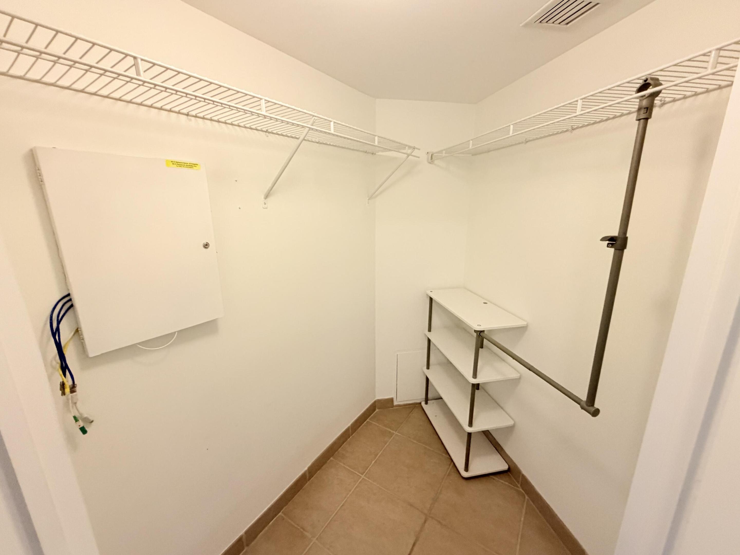 19900 E Country Club #210, Aventura FL 33180