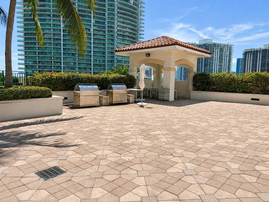 19900 E Country Club #210, Aventura FL 33180
