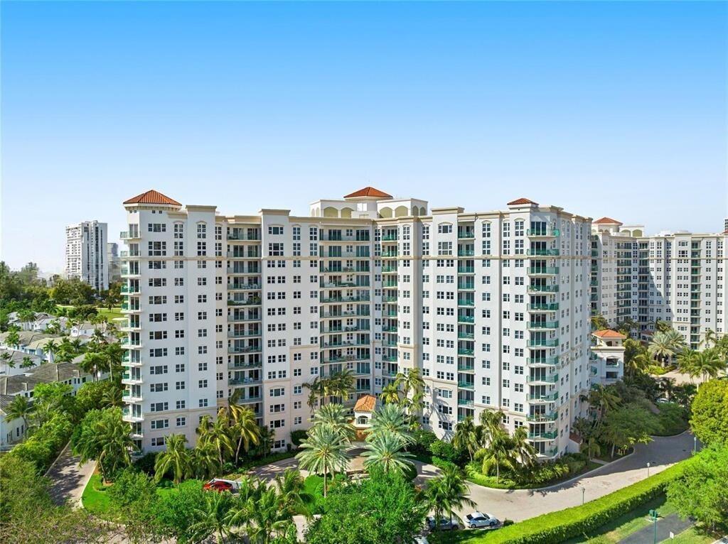 19900 E Country Club #210, Aventura FL 33180