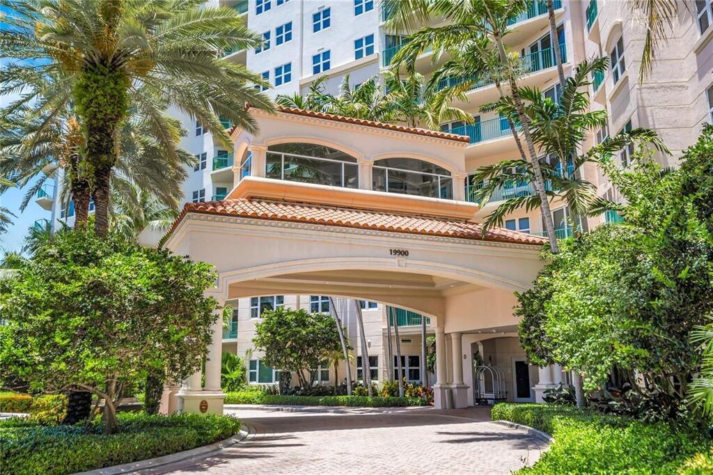 19900 E Country Club #210, Aventura FL 33180