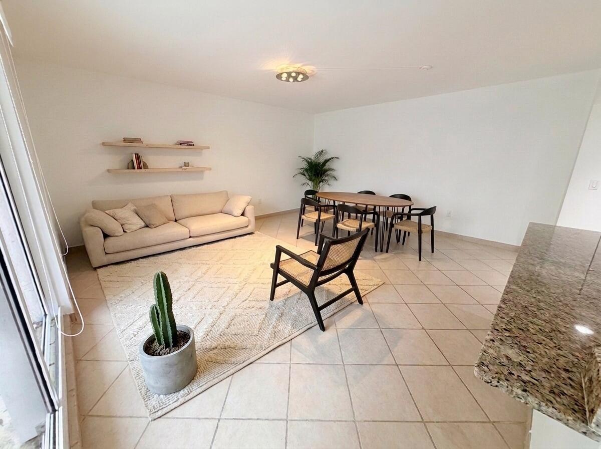 19900 E Country Club #210, Aventura FL 33180