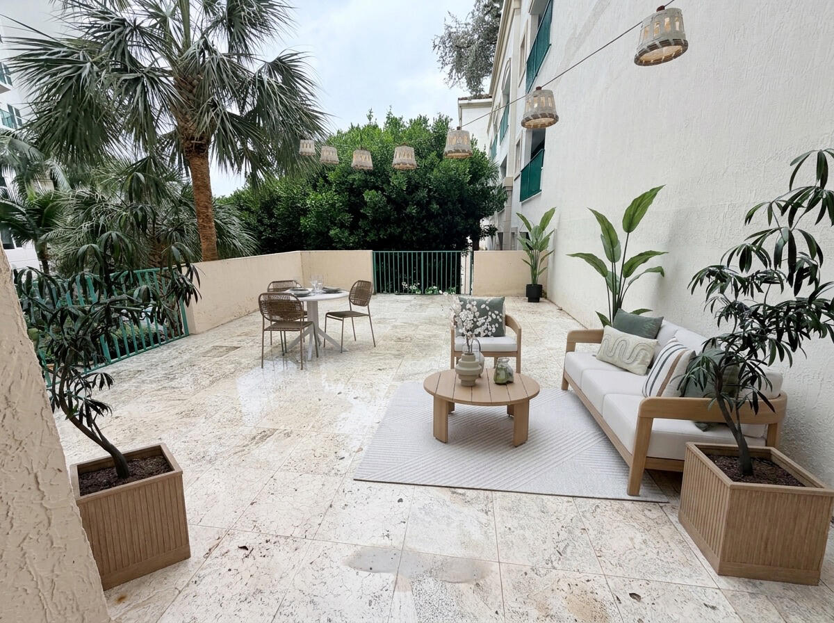 19900 E Country Club #210, Aventura FL 33180