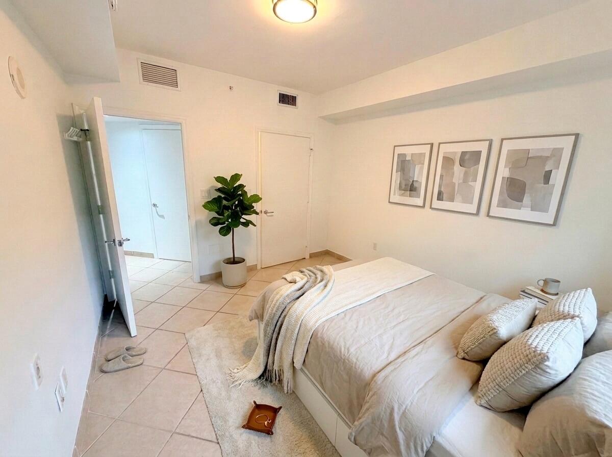 19900 E Country Club #210, Aventura FL 33180