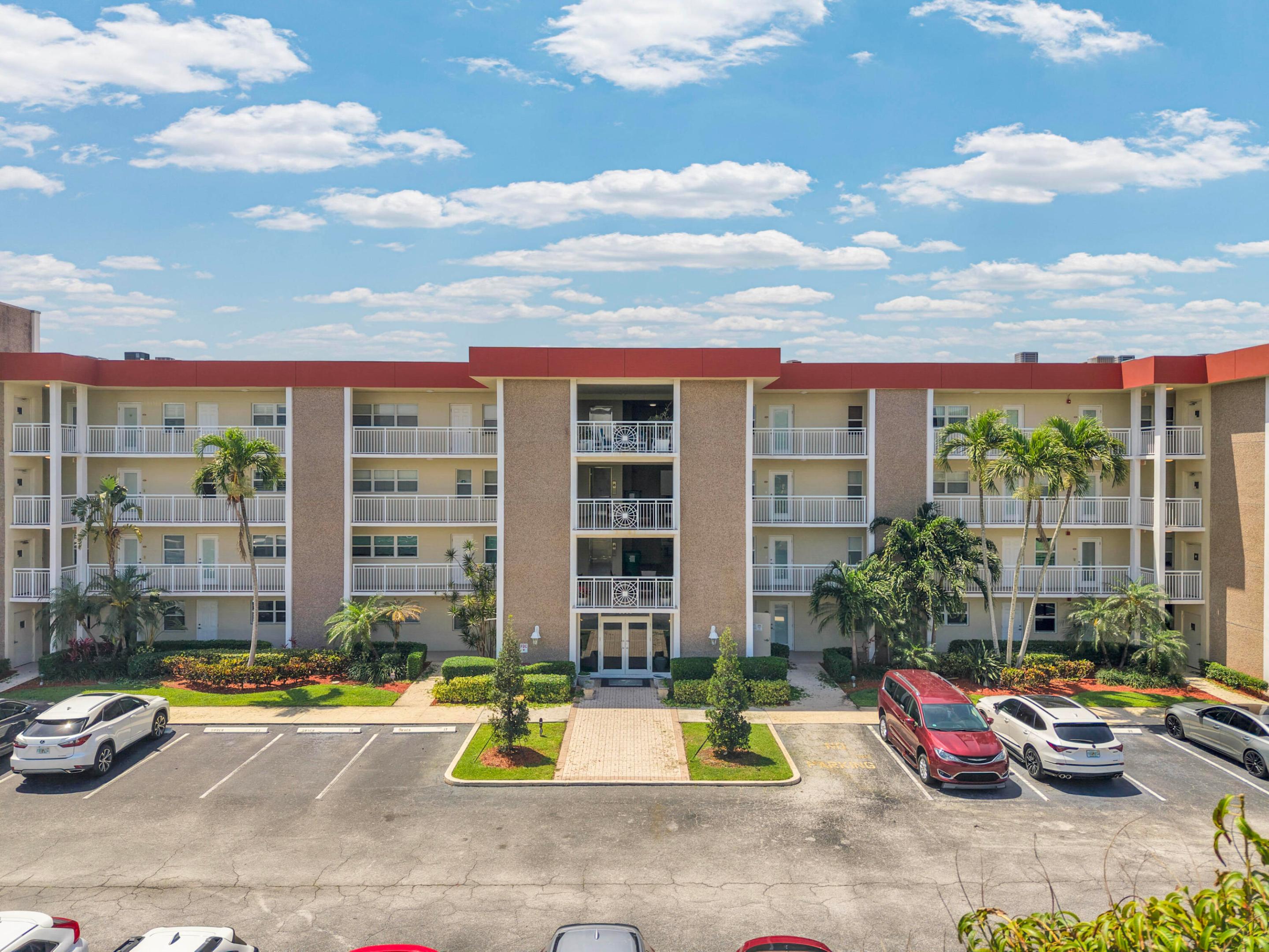 3050 NE 48th #305, Lighthouse Point FL 33064