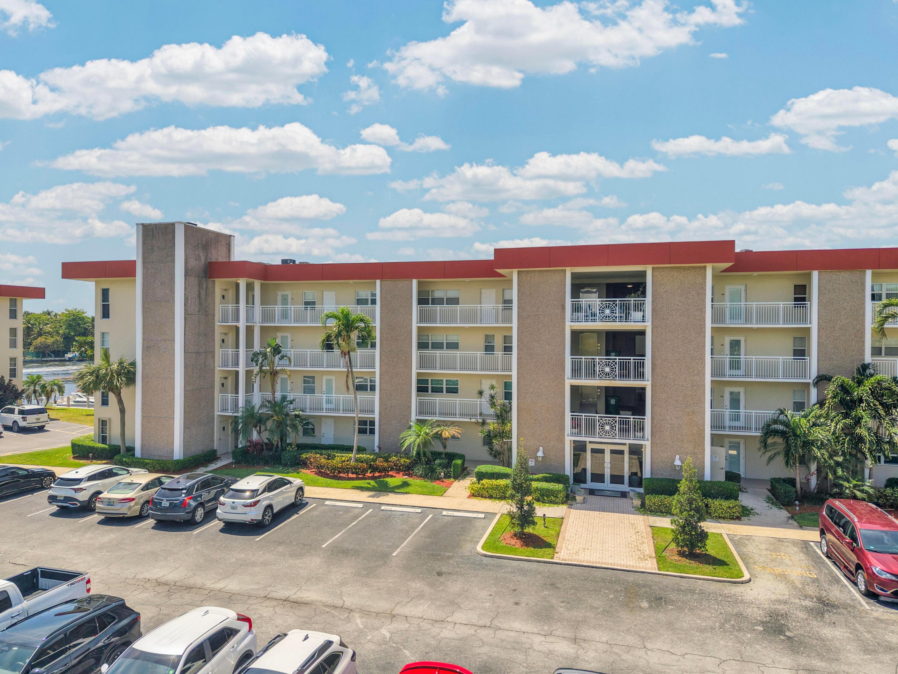 3050 NE 48th #305, Lighthouse Point FL 33064