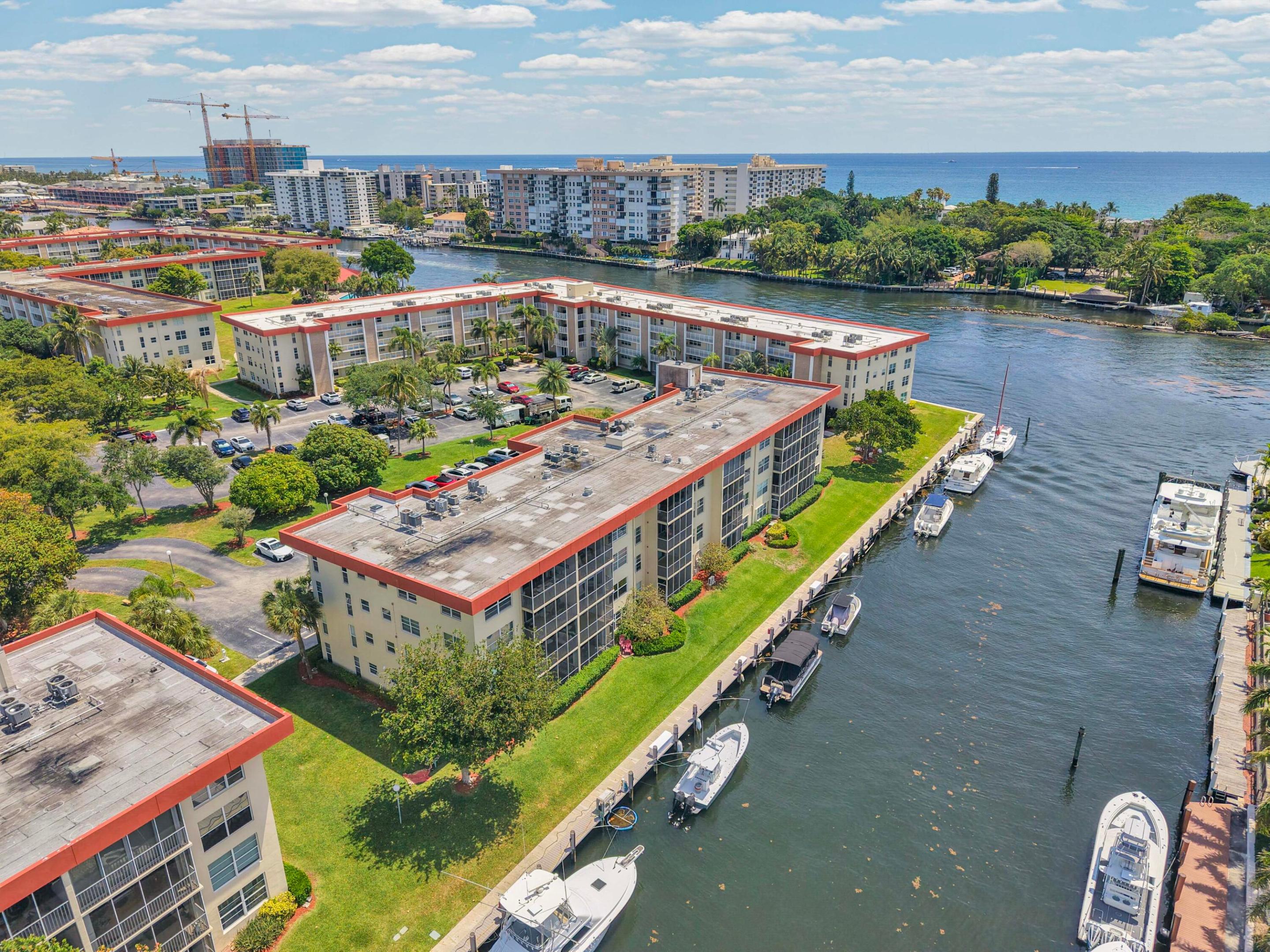 3050 NE 48th #305, Lighthouse Point FL 33064