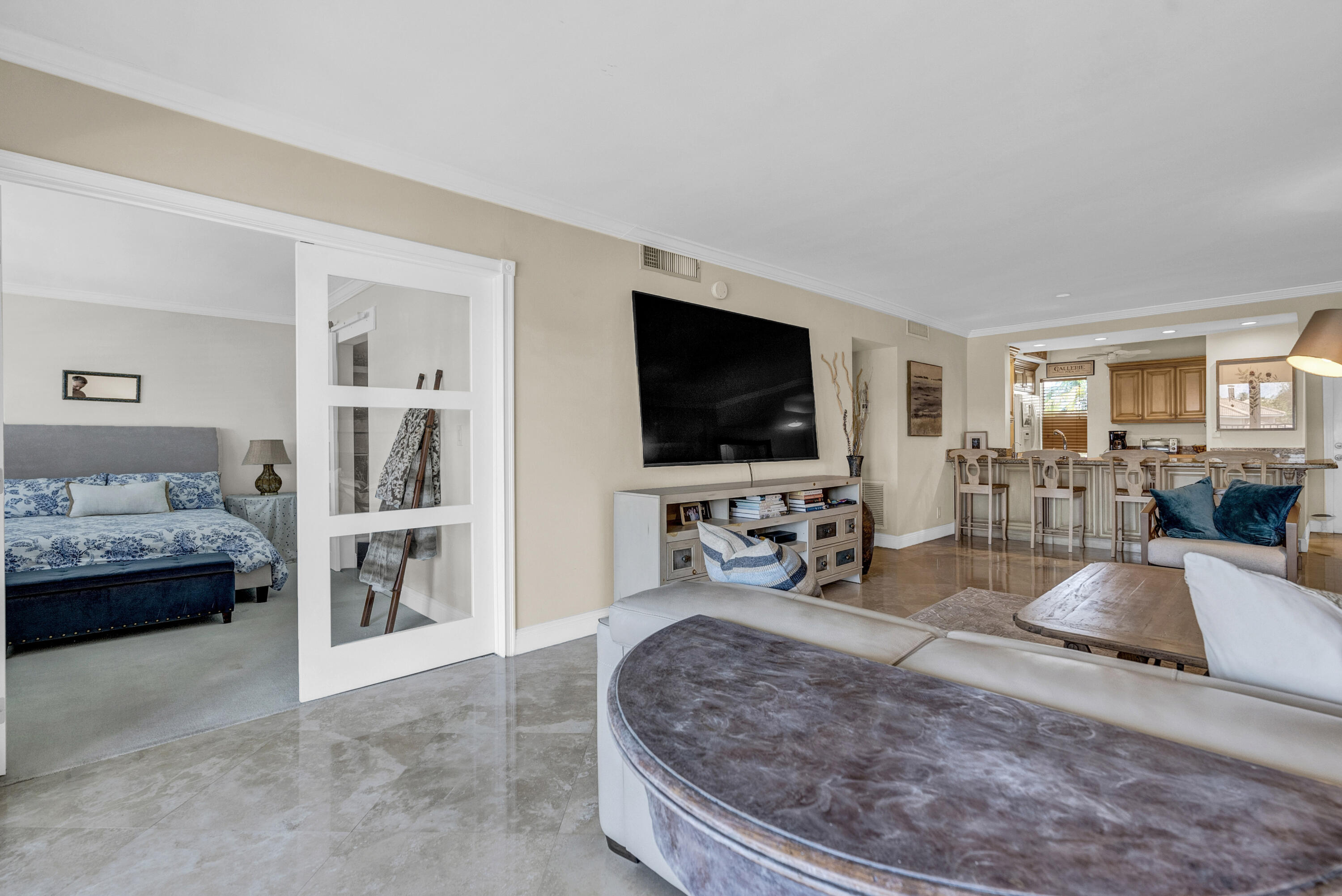 3050 NE 48th #305, Lighthouse Point FL 33064