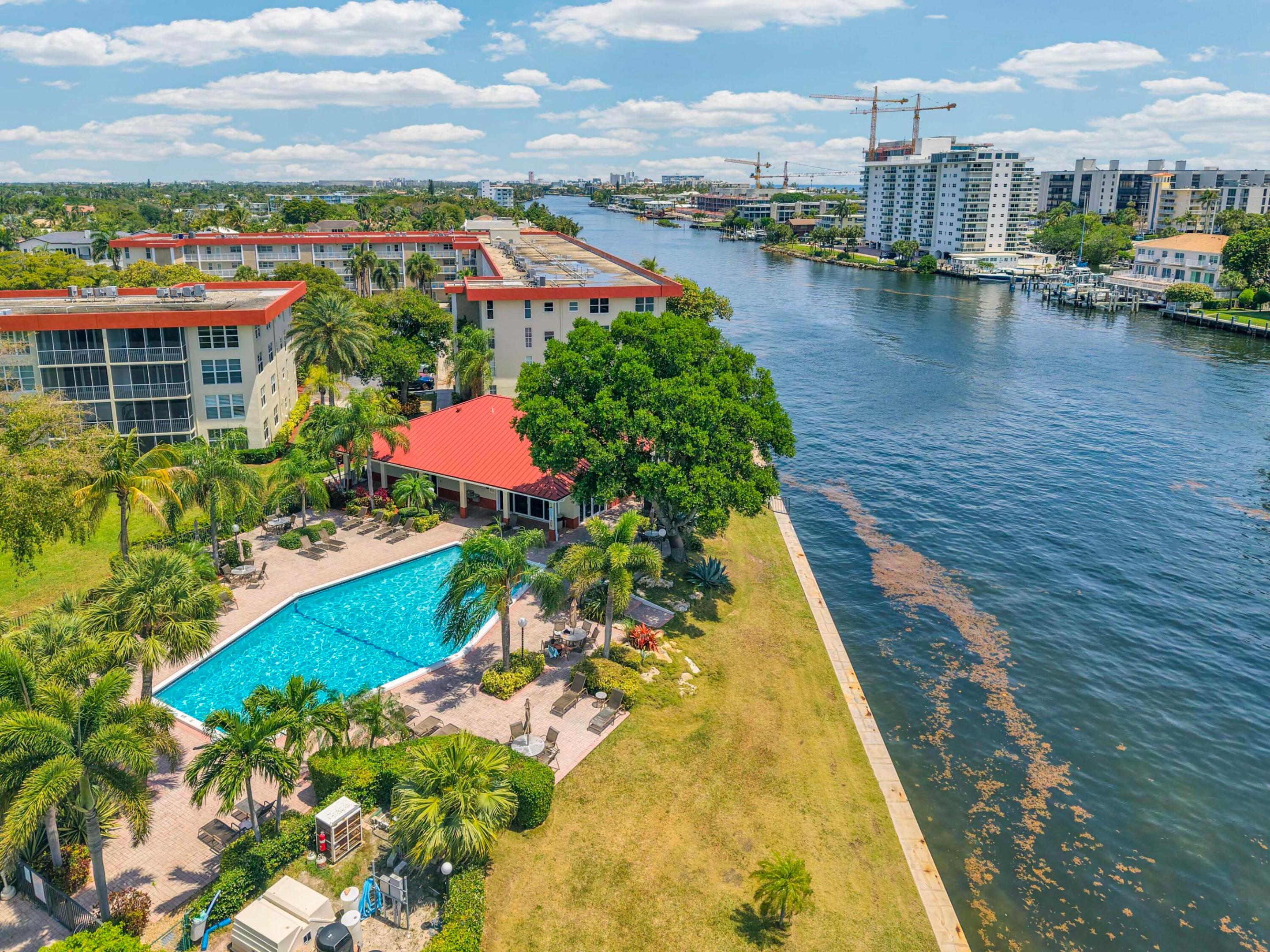 3050 NE 48th #305, Lighthouse Point FL 33064