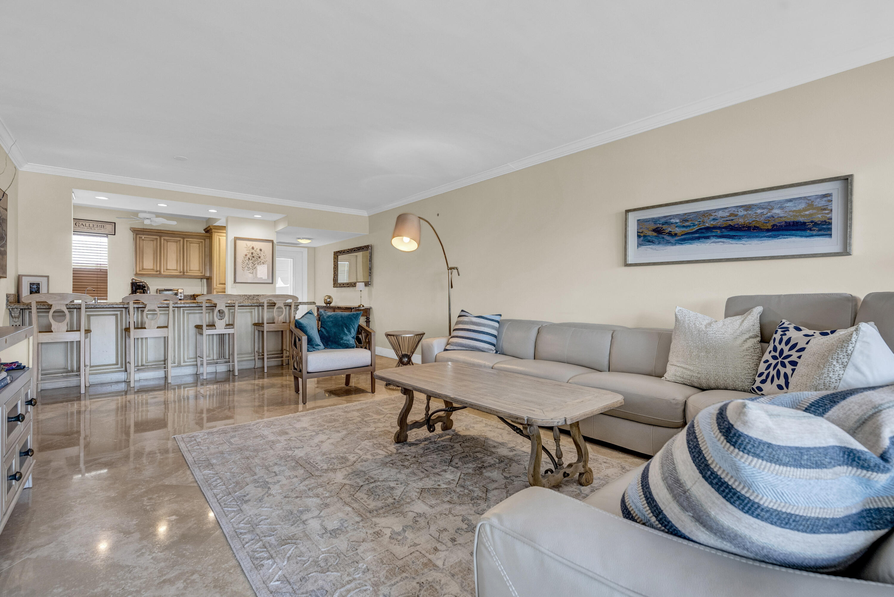 3050 NE 48th #305, Lighthouse Point FL 33064