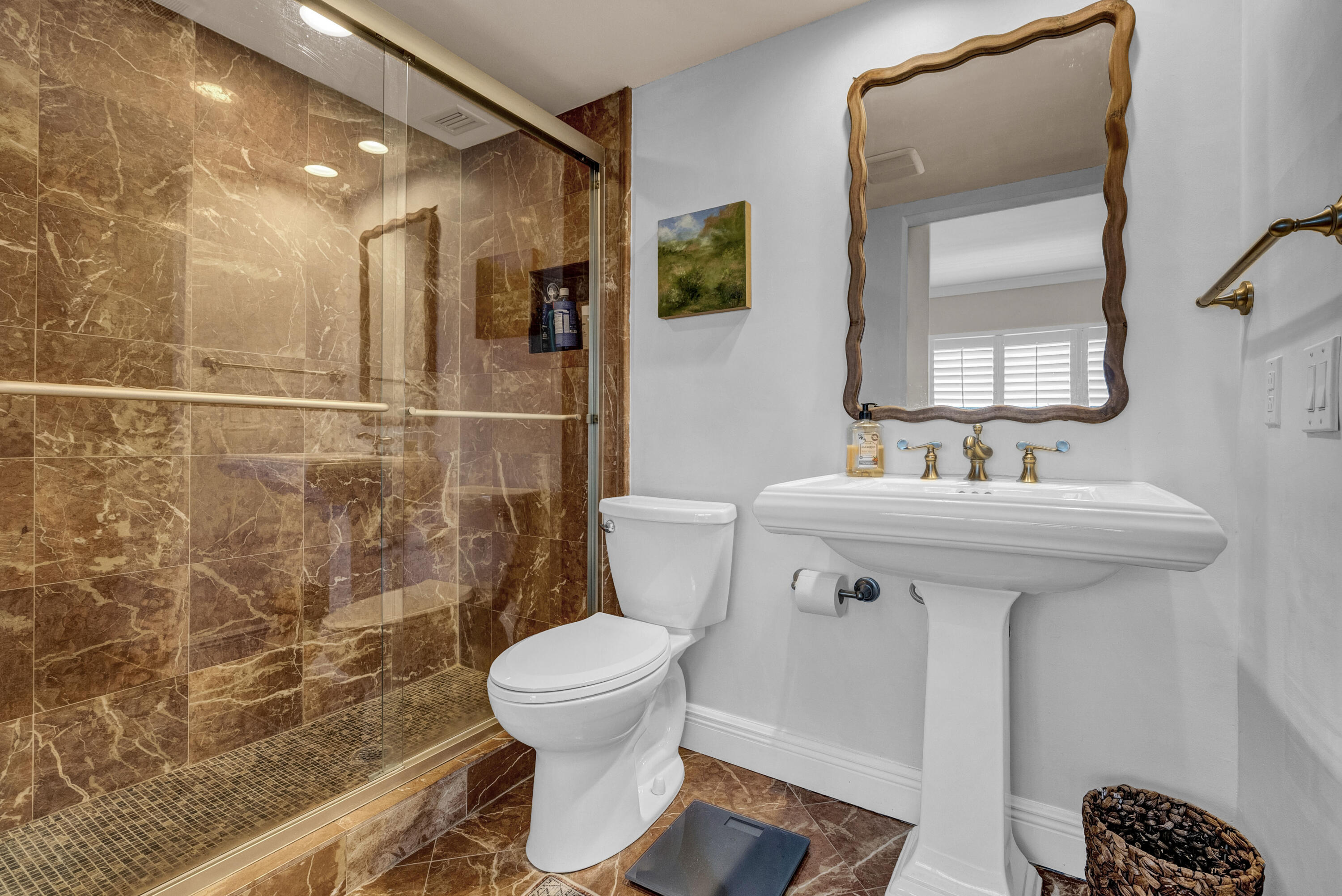 3050 NE 48th #305, Lighthouse Point FL 33064