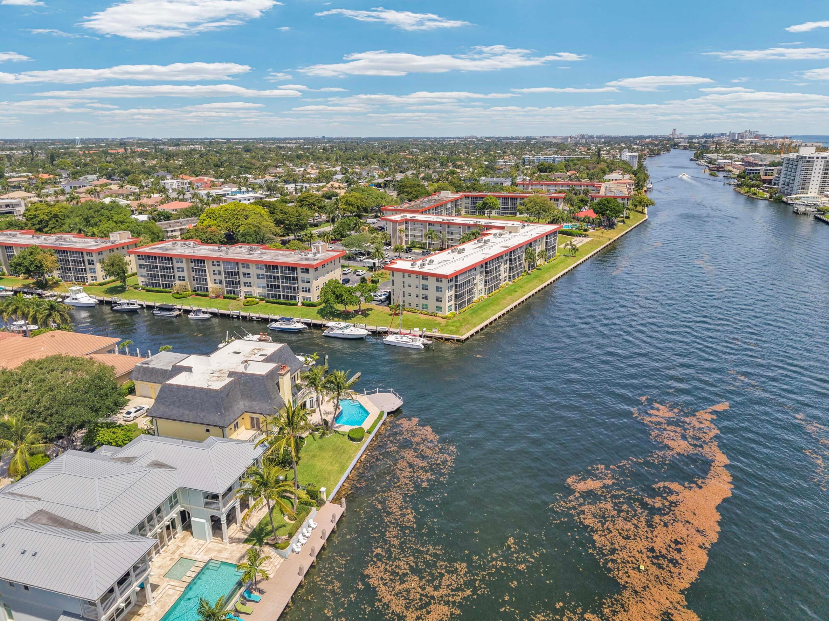 3050 NE 48th #305, Lighthouse Point FL 33064
