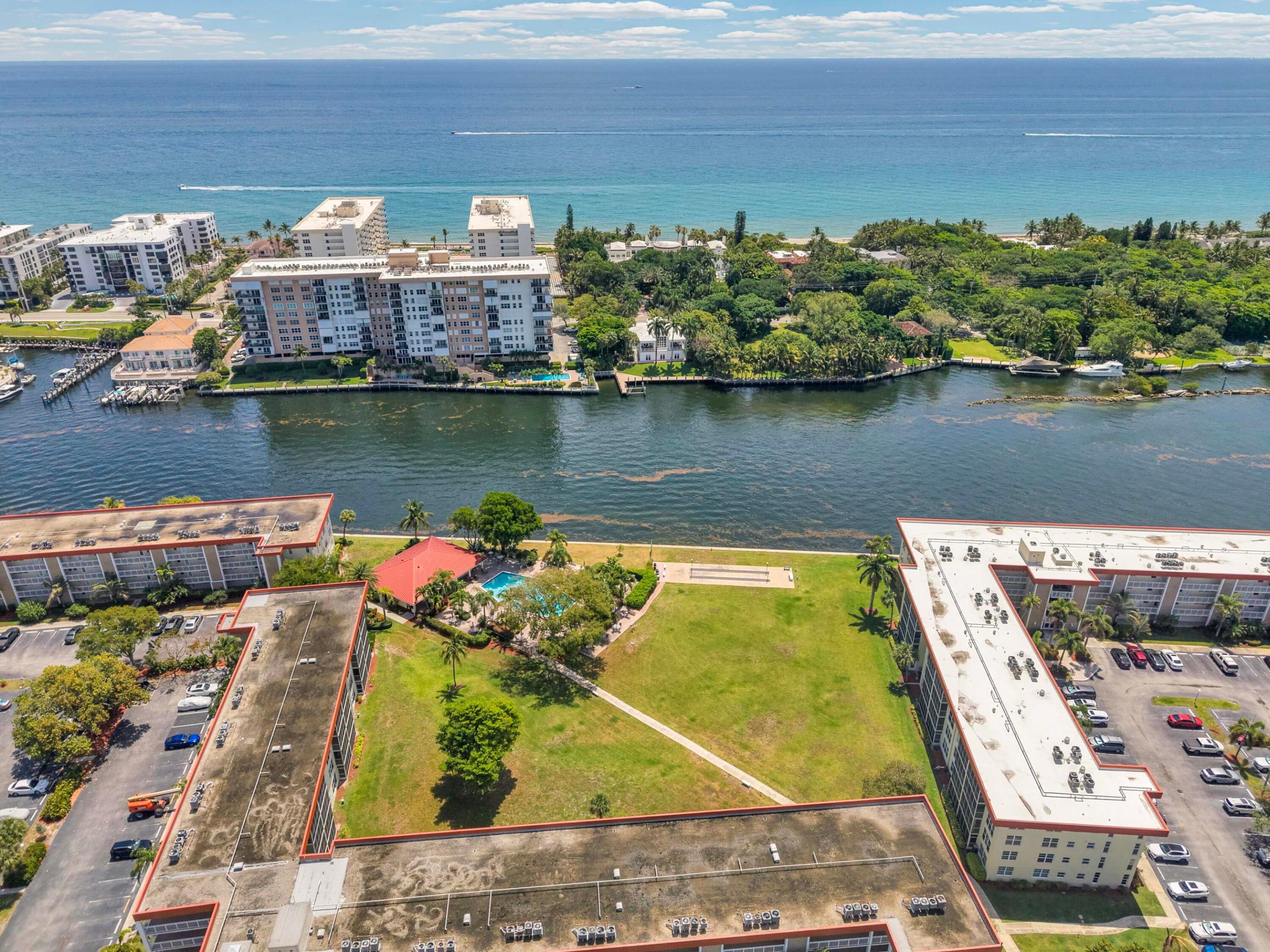 3050 NE 48th #305, Lighthouse Point FL 33064