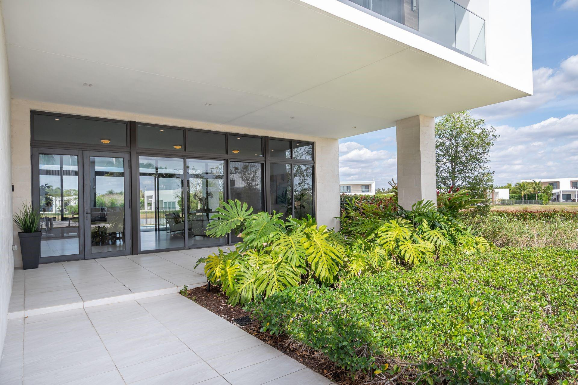 16553 Botaniko, Weston FL 33326