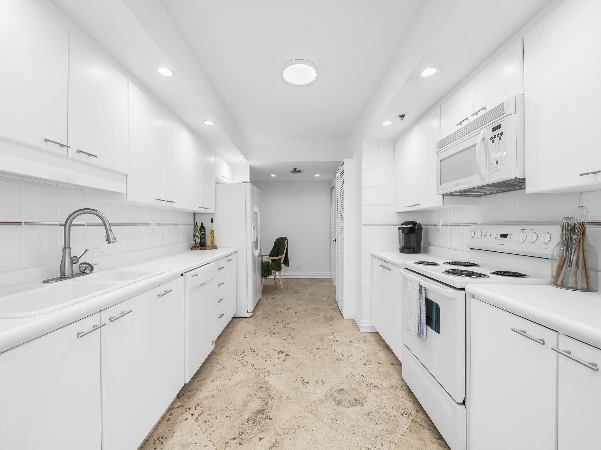 2917 S Ocean #304, Highland Beach FL 33487