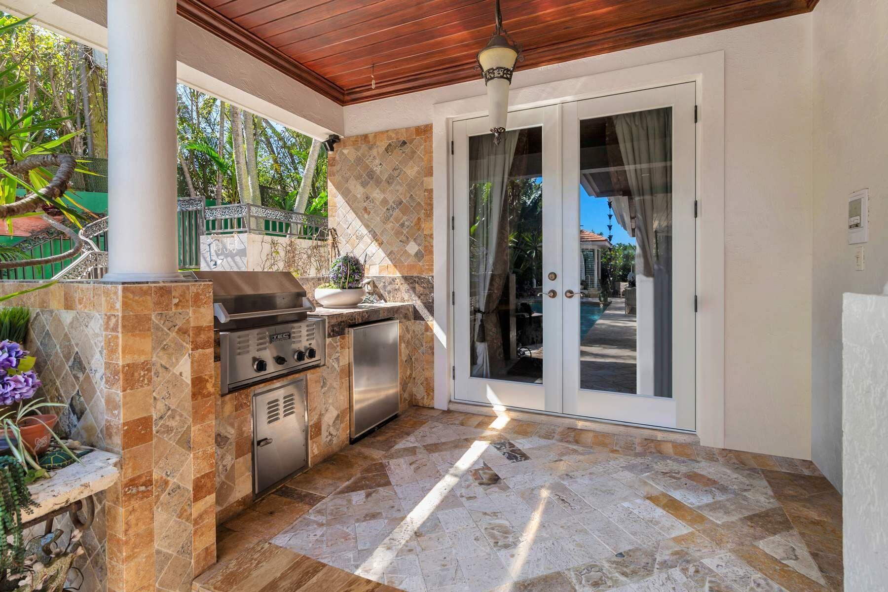 286 Jamaica, Palm Beach FL 33480