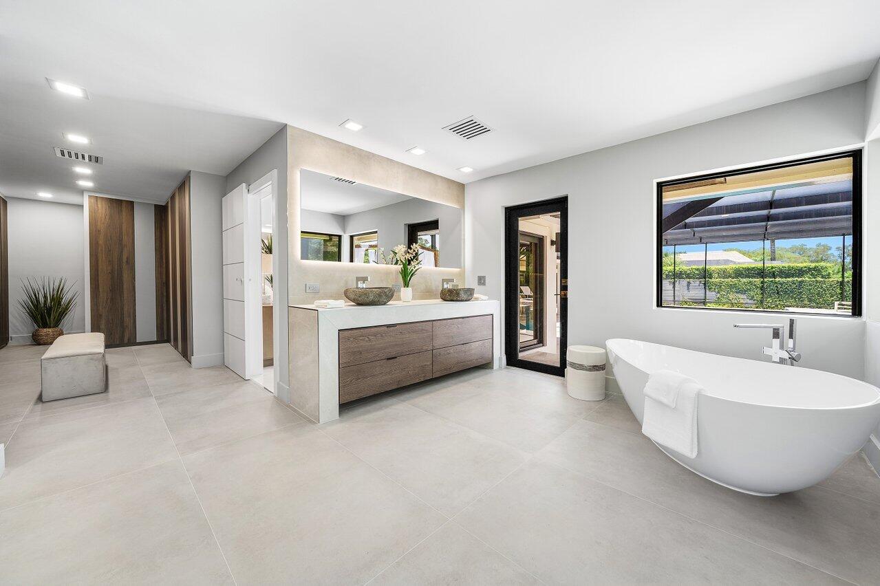 1648 Breakers West, West Palm Beach FL 33411