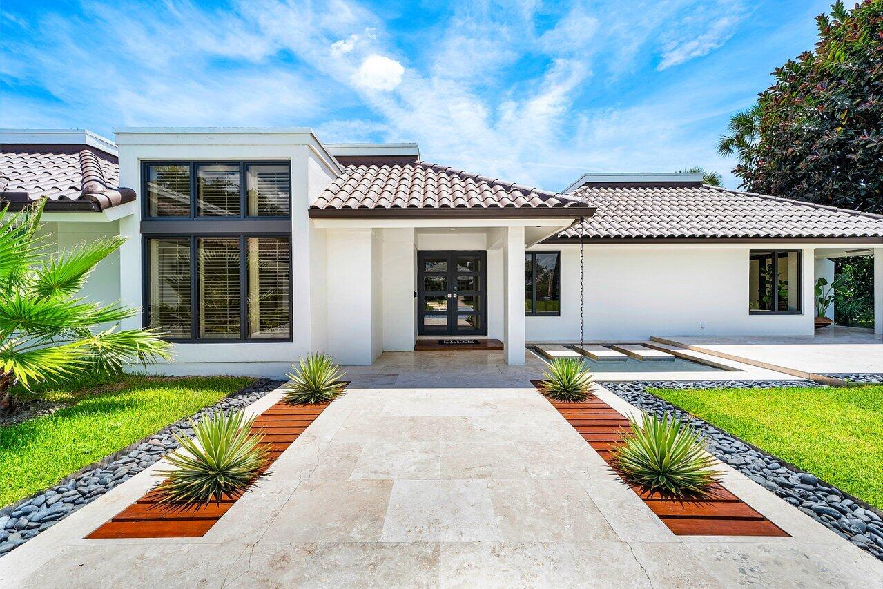 1648 Breakers West, West Palm Beach FL 33411