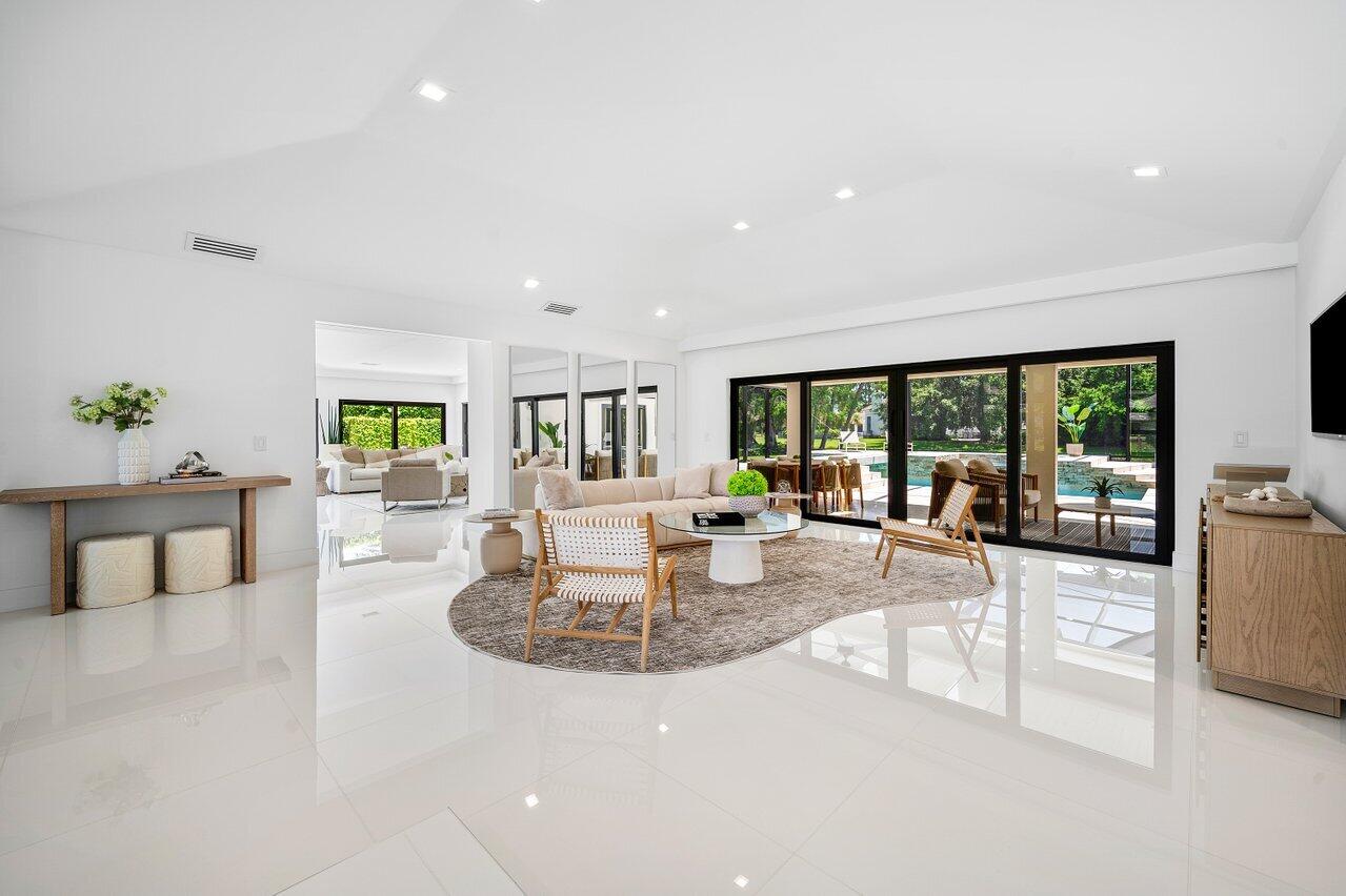 1648 Breakers West, West Palm Beach FL 33411