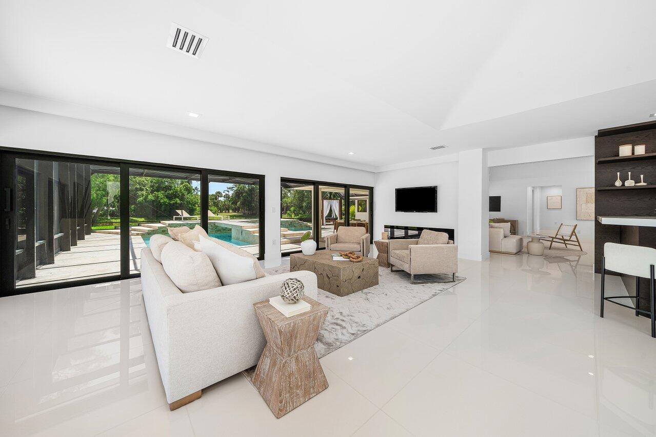 1648 Breakers West, West Palm Beach FL 33411