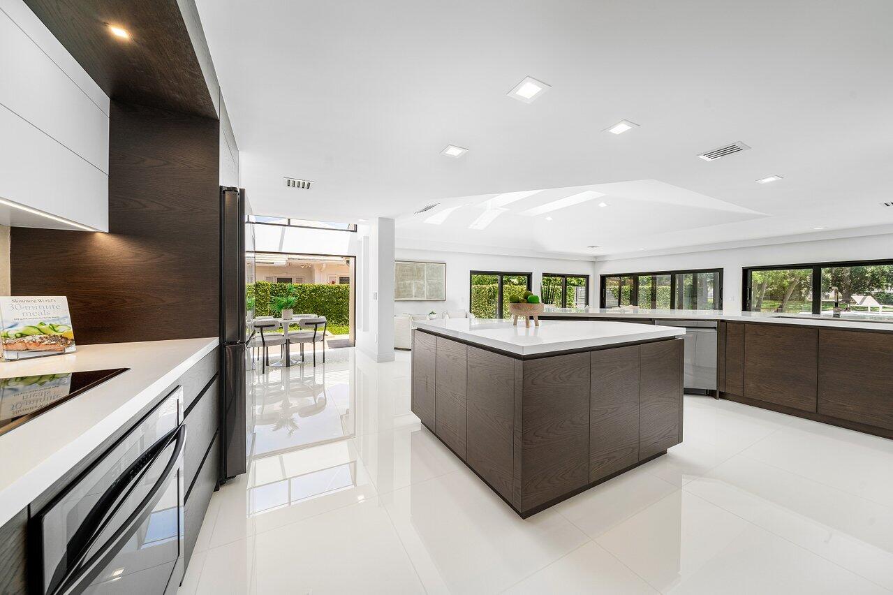 1648 Breakers West, West Palm Beach FL 33411