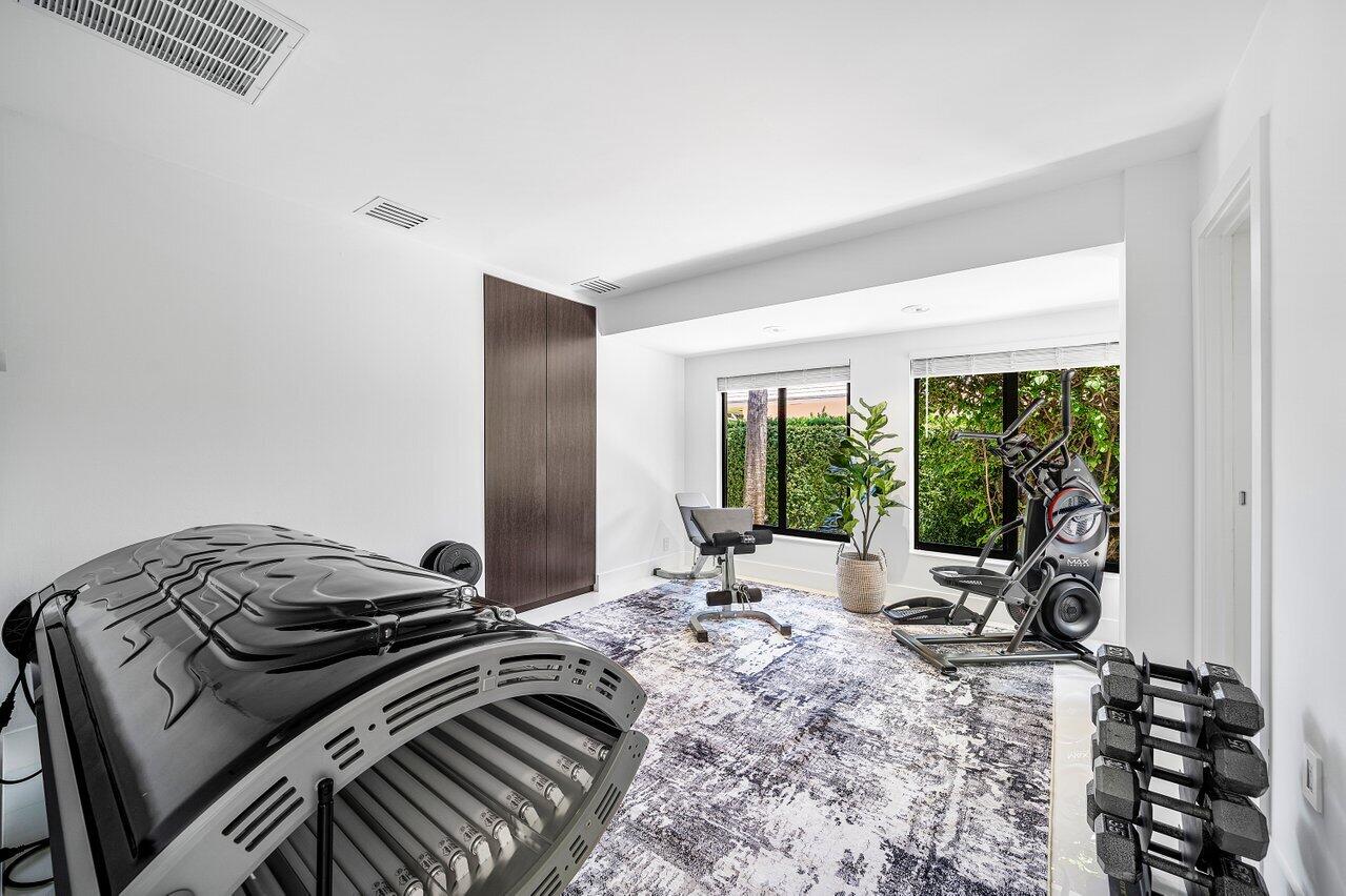 1648 Breakers West, West Palm Beach FL 33411