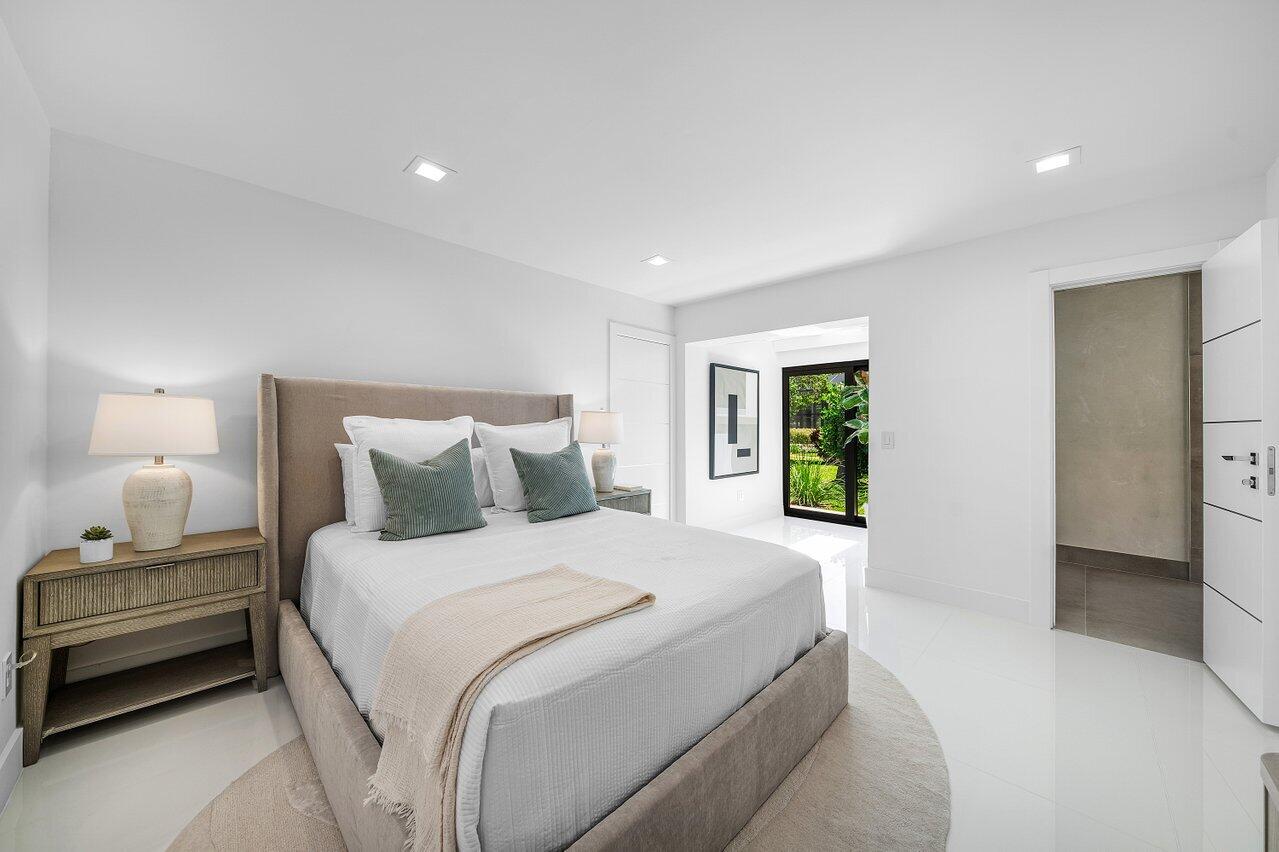 1648 Breakers West, West Palm Beach FL 33411