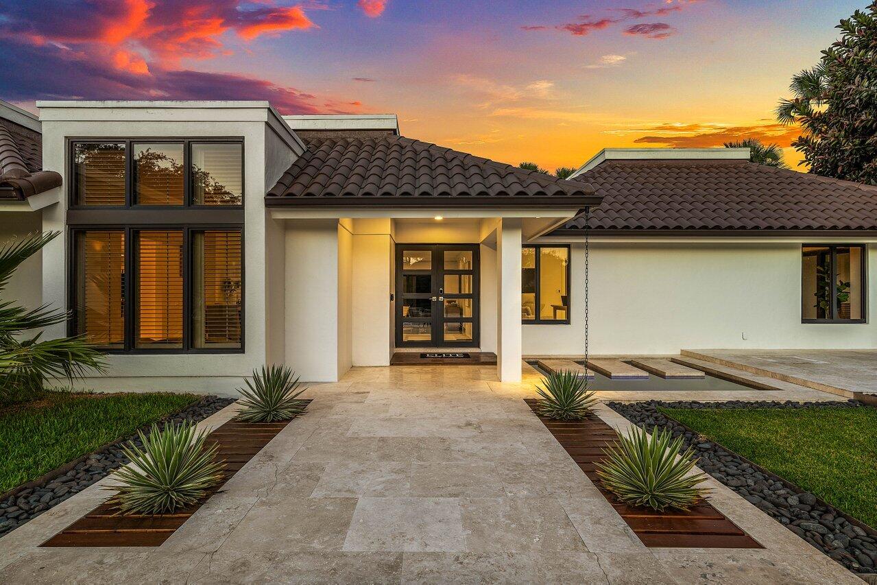 1648 Breakers West, West Palm Beach FL 33411
