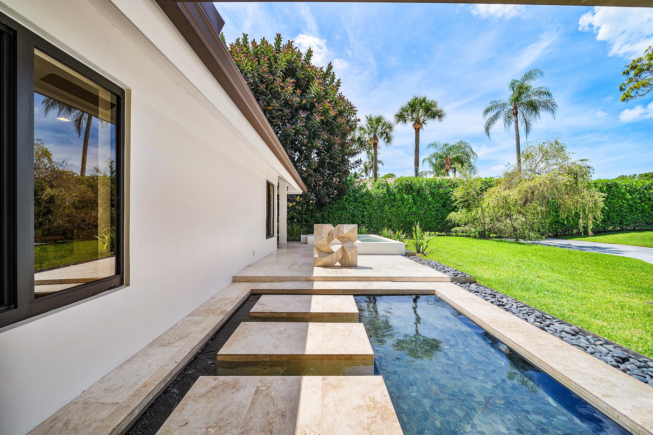 1648 Breakers West, West Palm Beach FL 33411