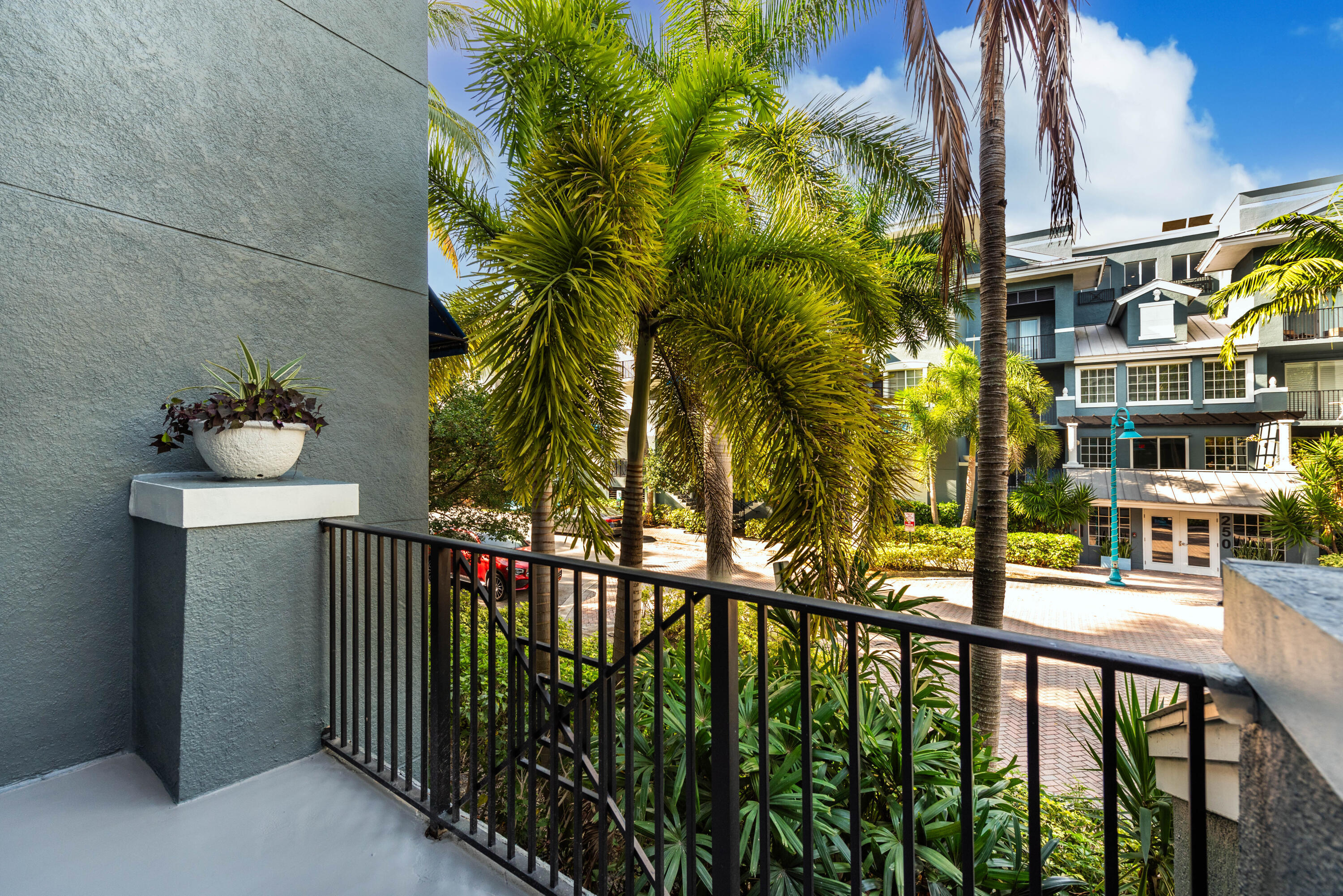255 NE 3rd #2212, Delray Beach FL 33444