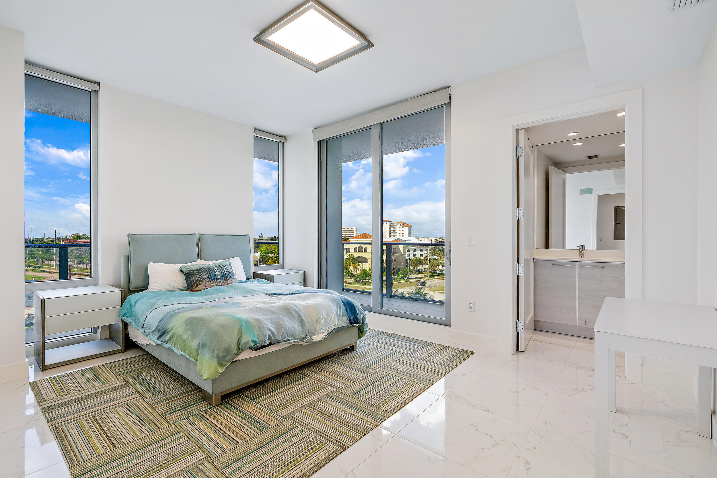 1 Water Club #704, North Palm Beach FL 33408
