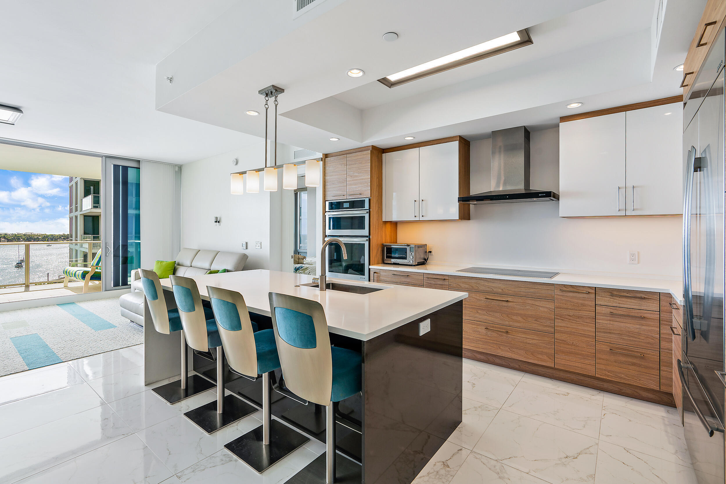 1 Water Club #704, North Palm Beach FL 33408