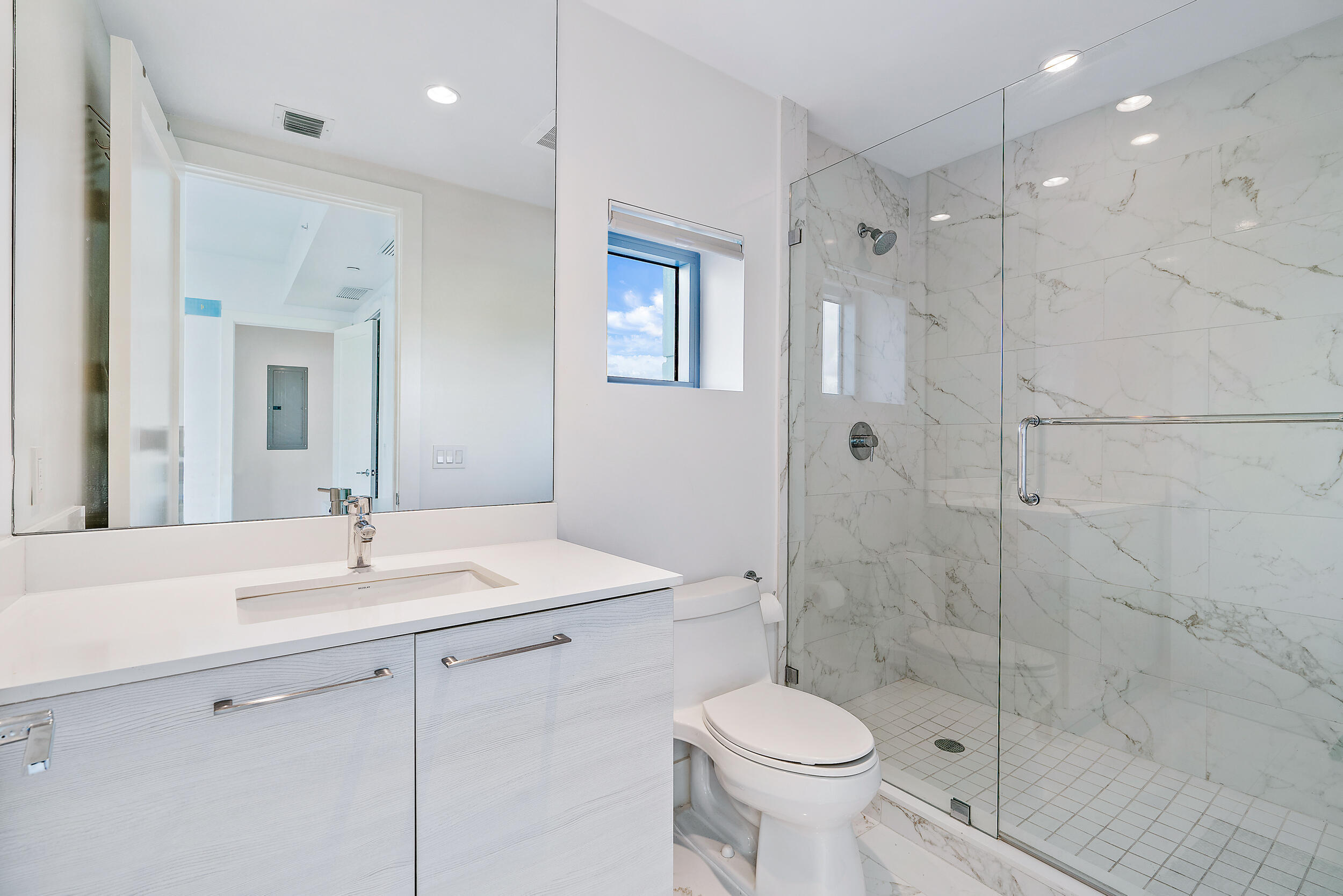 1 Water Club #704, North Palm Beach FL 33408