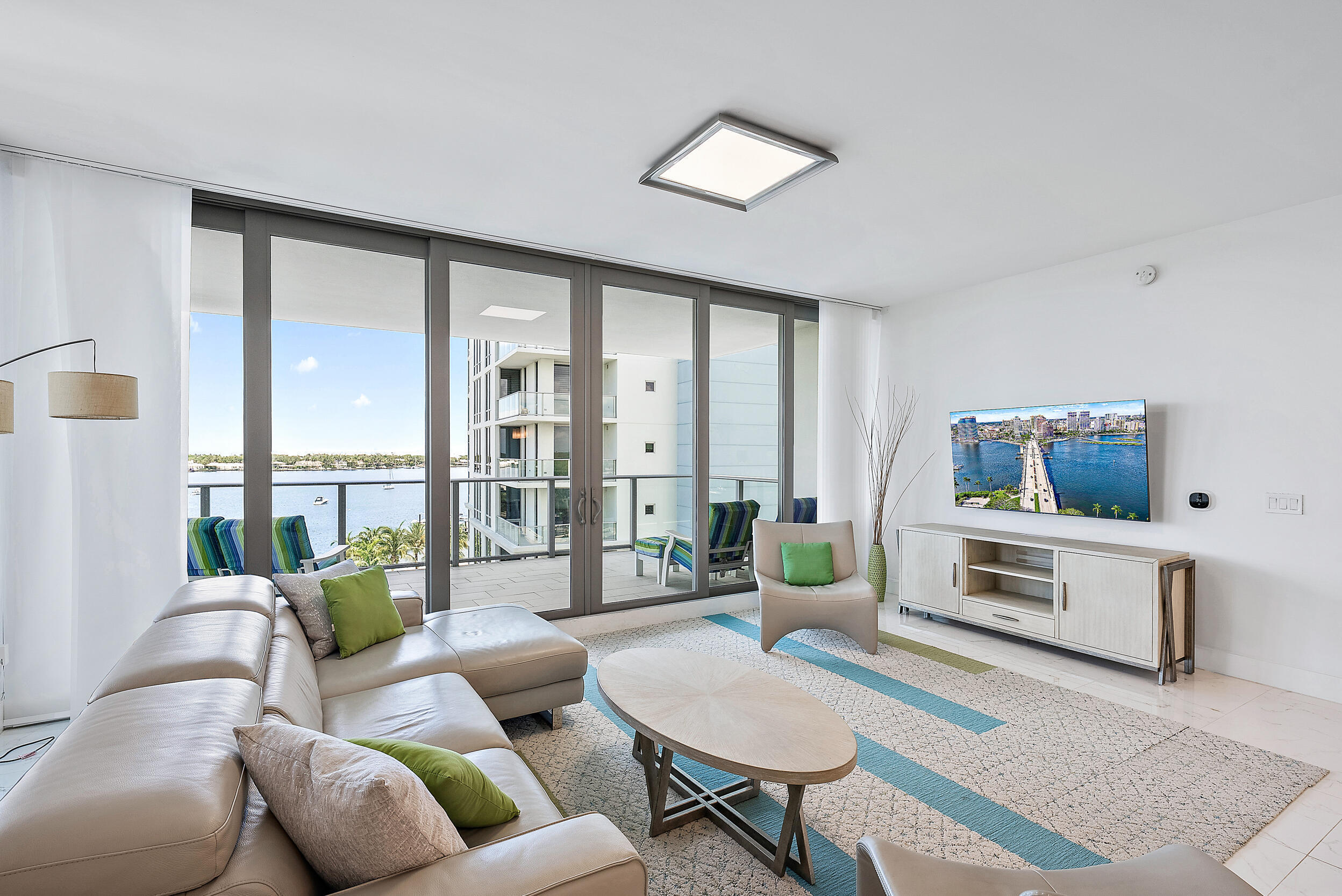 1 Water Club #704, North Palm Beach FL 33408