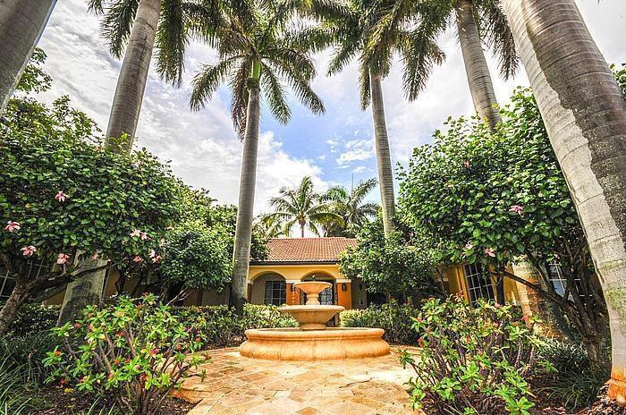 160 Yacht Club 206 #206, Hypoluxo FL 33462