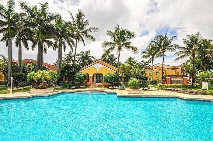 160 Yacht Club 206 #206, Hypoluxo FL 33462