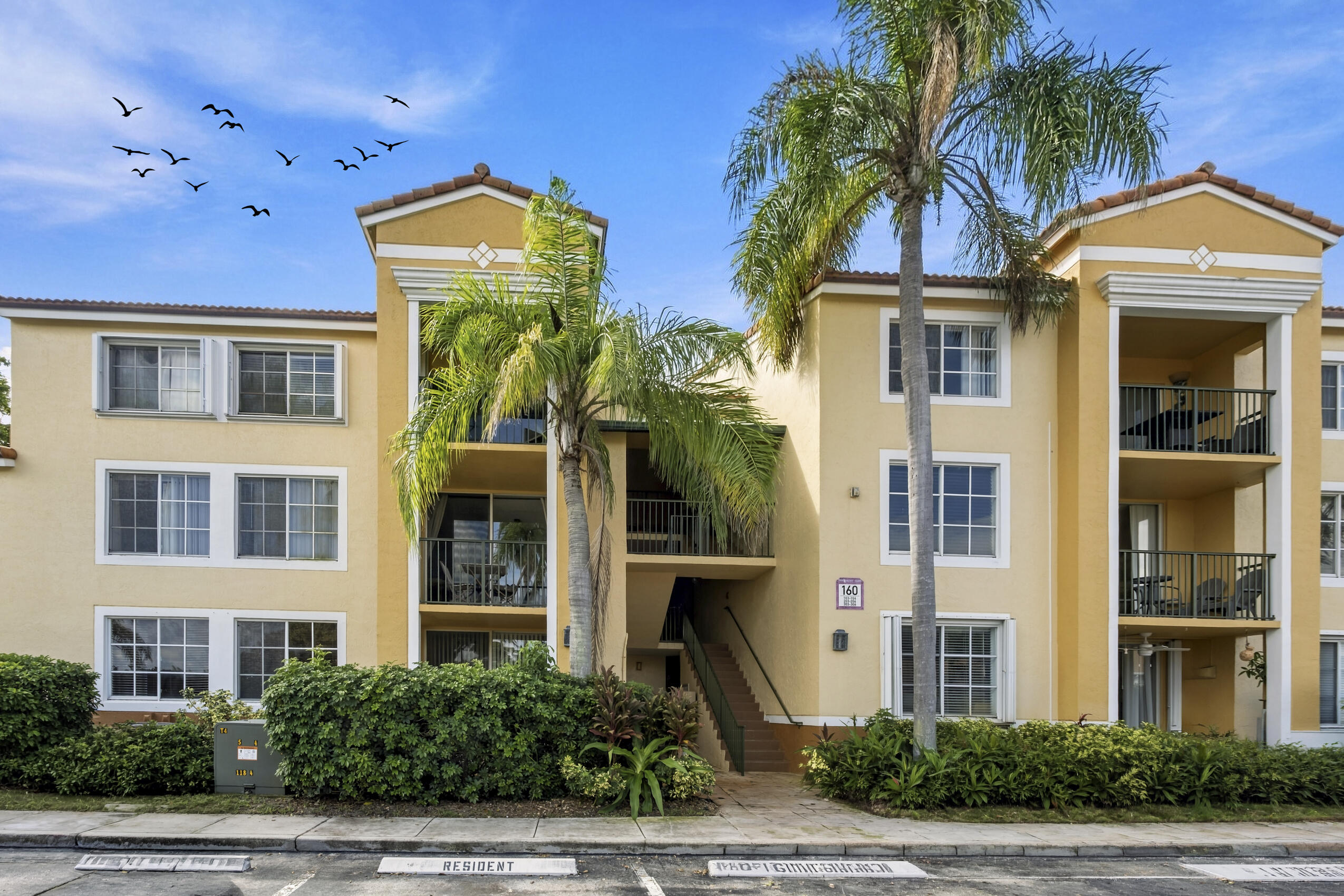 160 Yacht Club 206 #206, Hypoluxo FL 33462