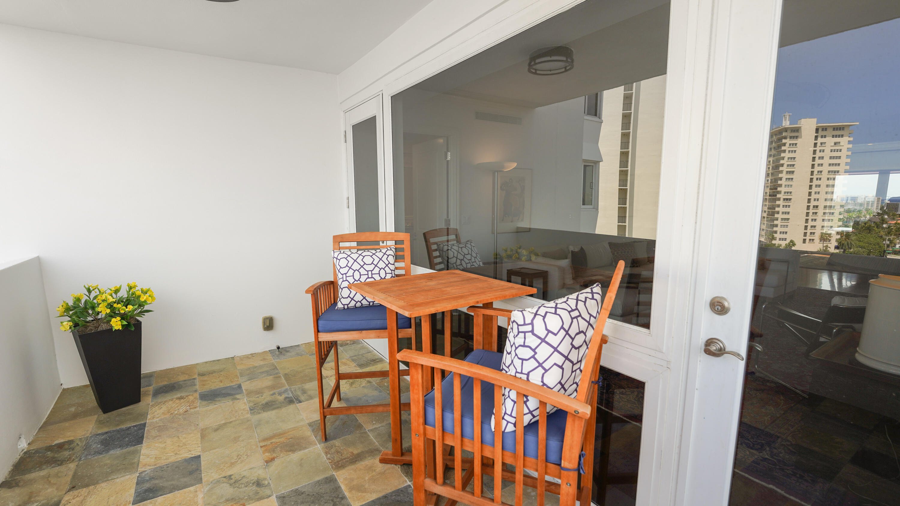 333 Sunset #708, Fort Lauderdale FL 33301
