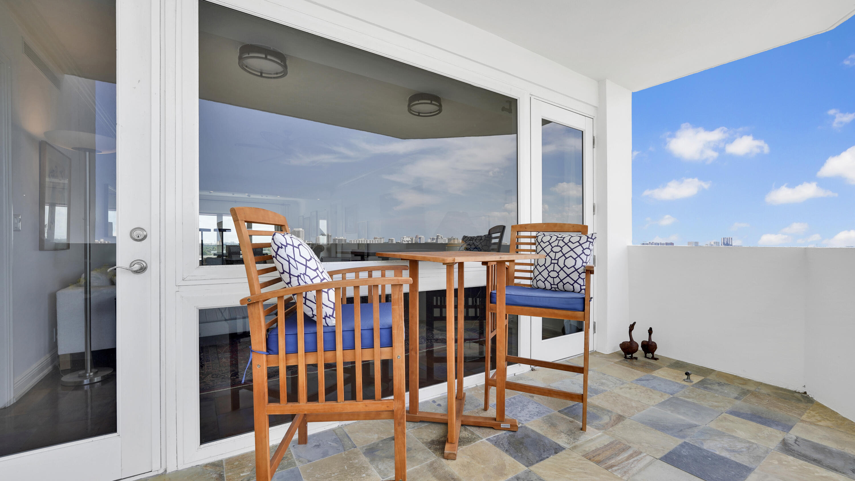 333 Sunset #708, Fort Lauderdale FL 33301