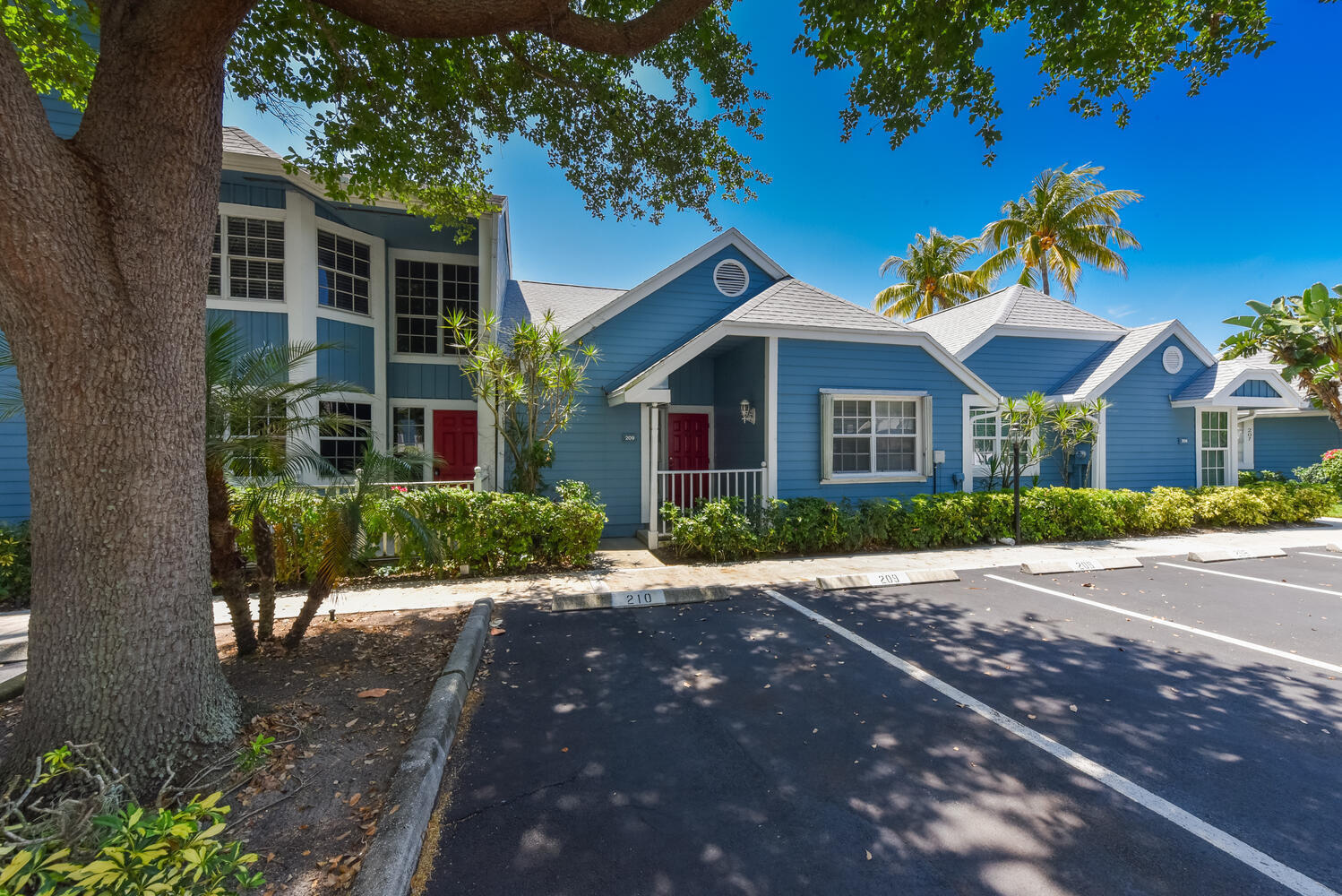 209 Ocean Dunes, Jupiter FL 33477