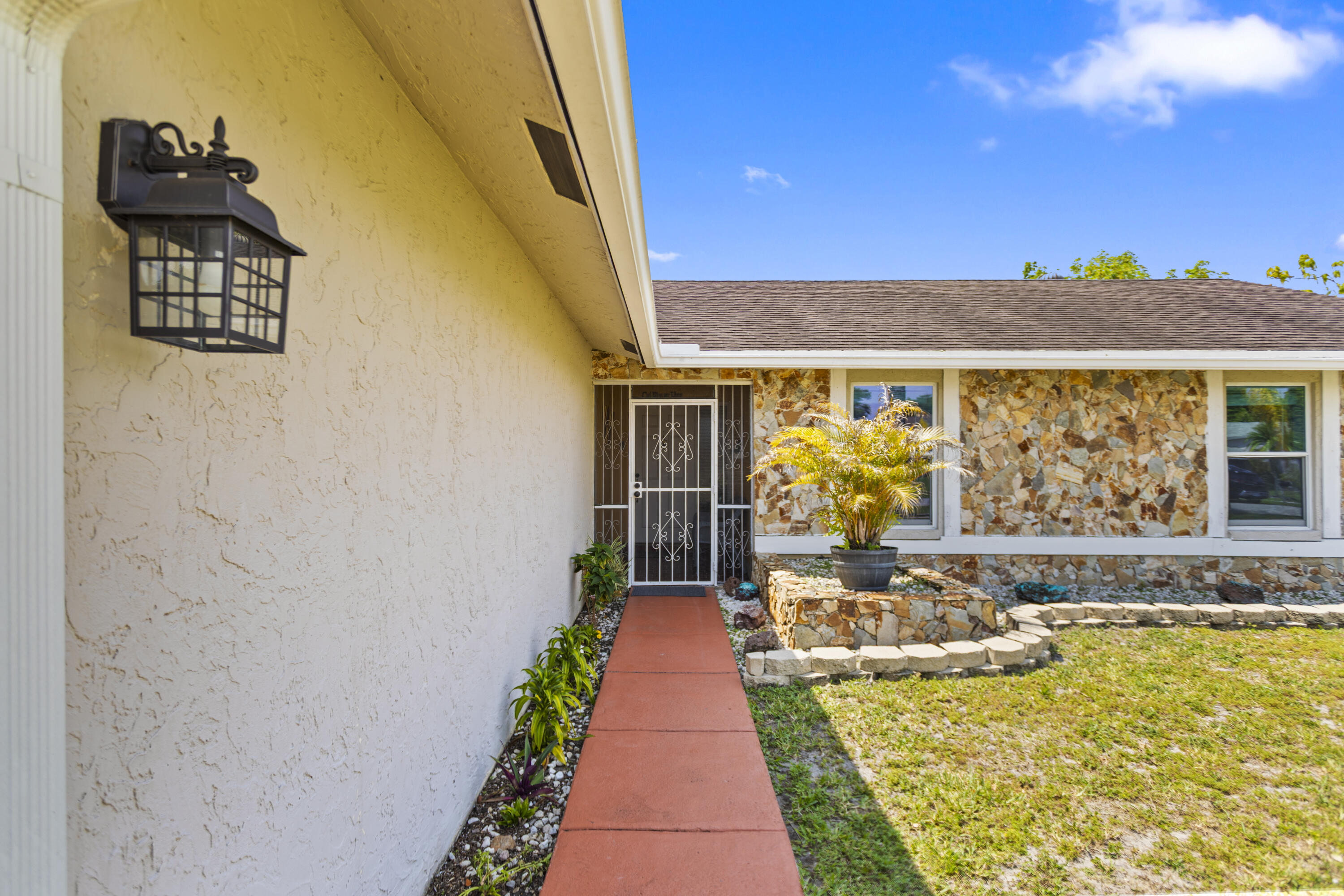 8620 NW 48th, Lauderhill FL 33351